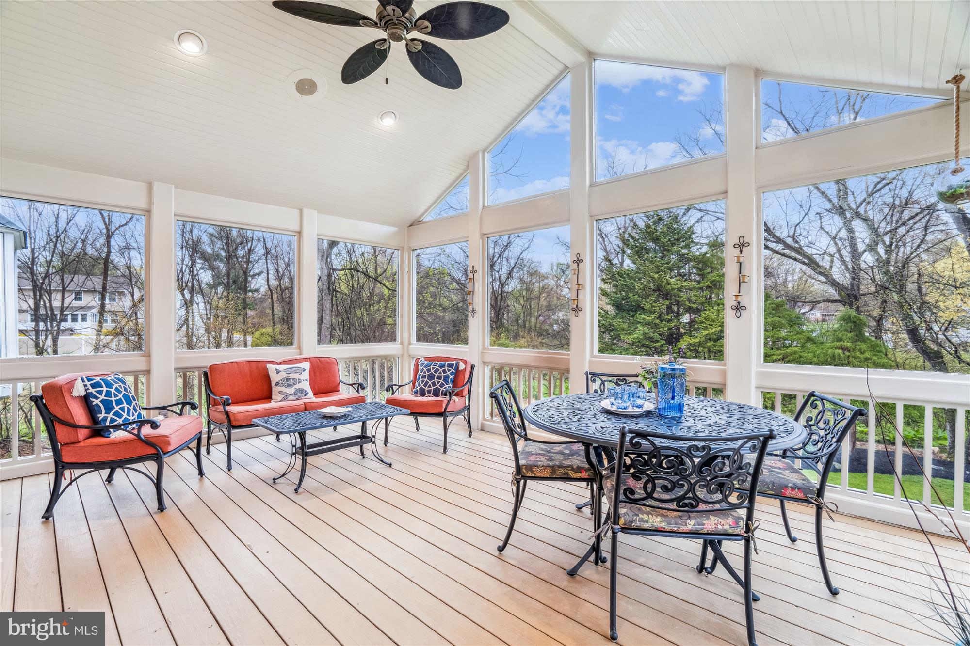 MACGILLS COMMON - Residential