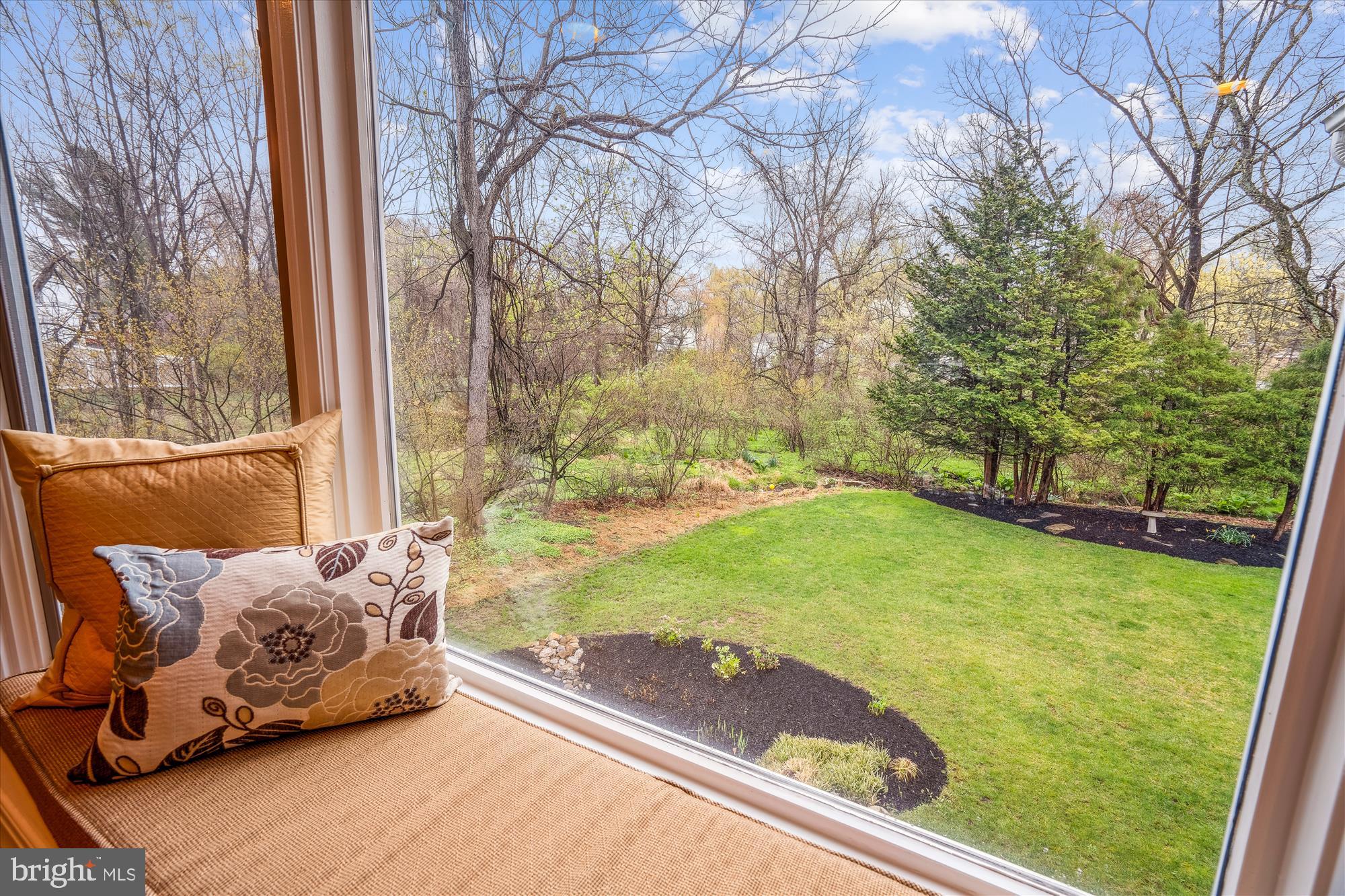 MACGILLS COMMON - Residential