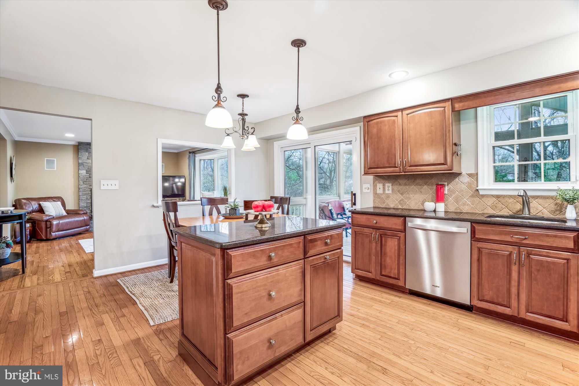 MACGILLS COMMON - Residential