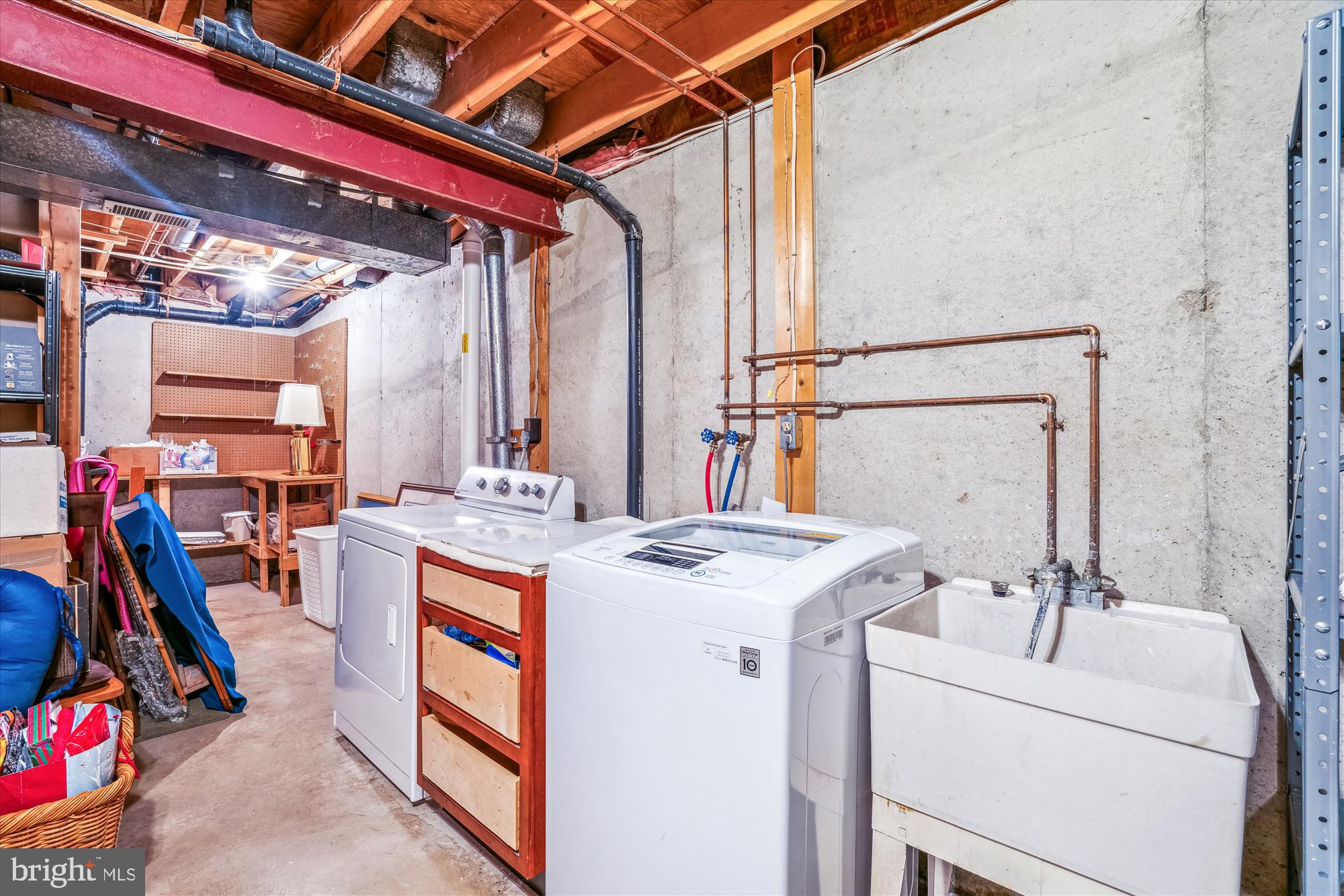 MACGILLS COMMON - Residential