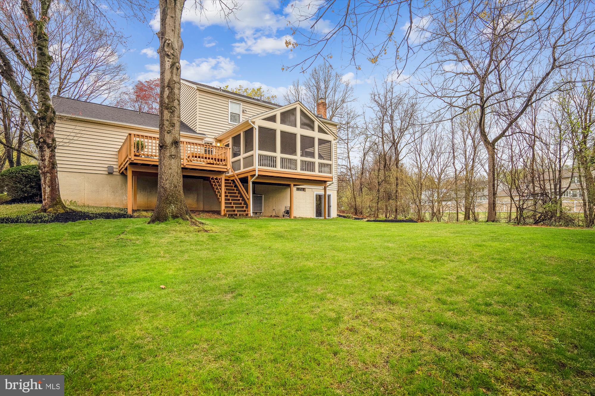 MACGILLS COMMON - Residential