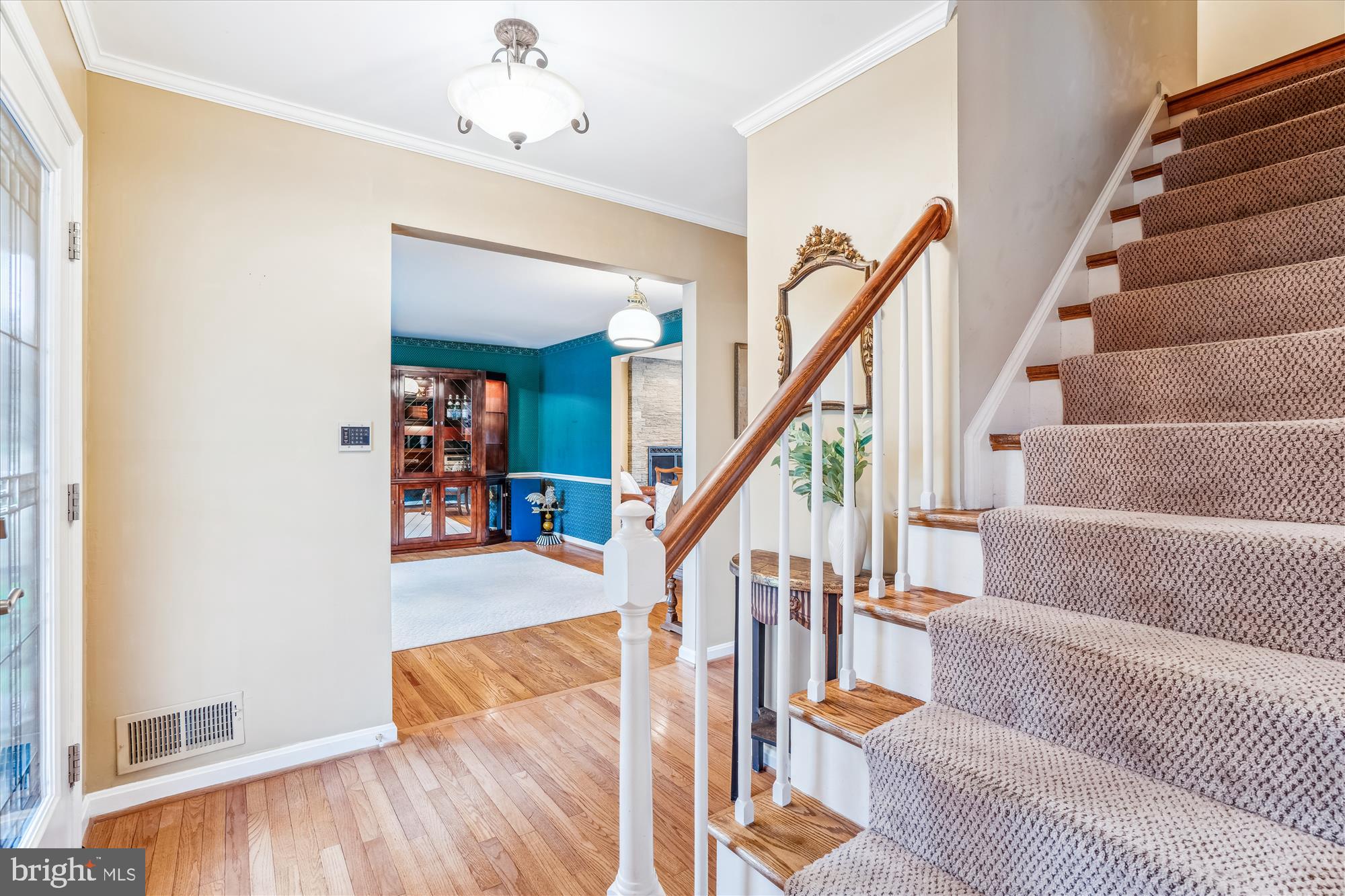 MACGILLS COMMON - Residential