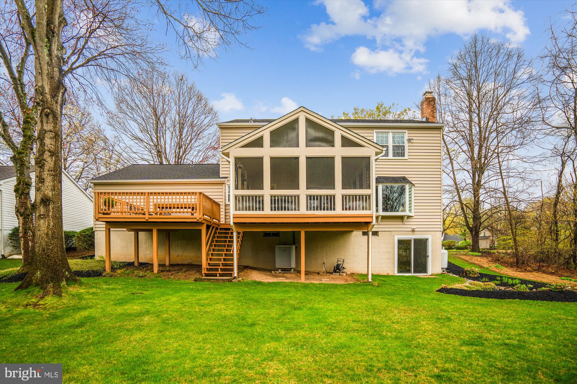 MACGILLS COMMON - Residential