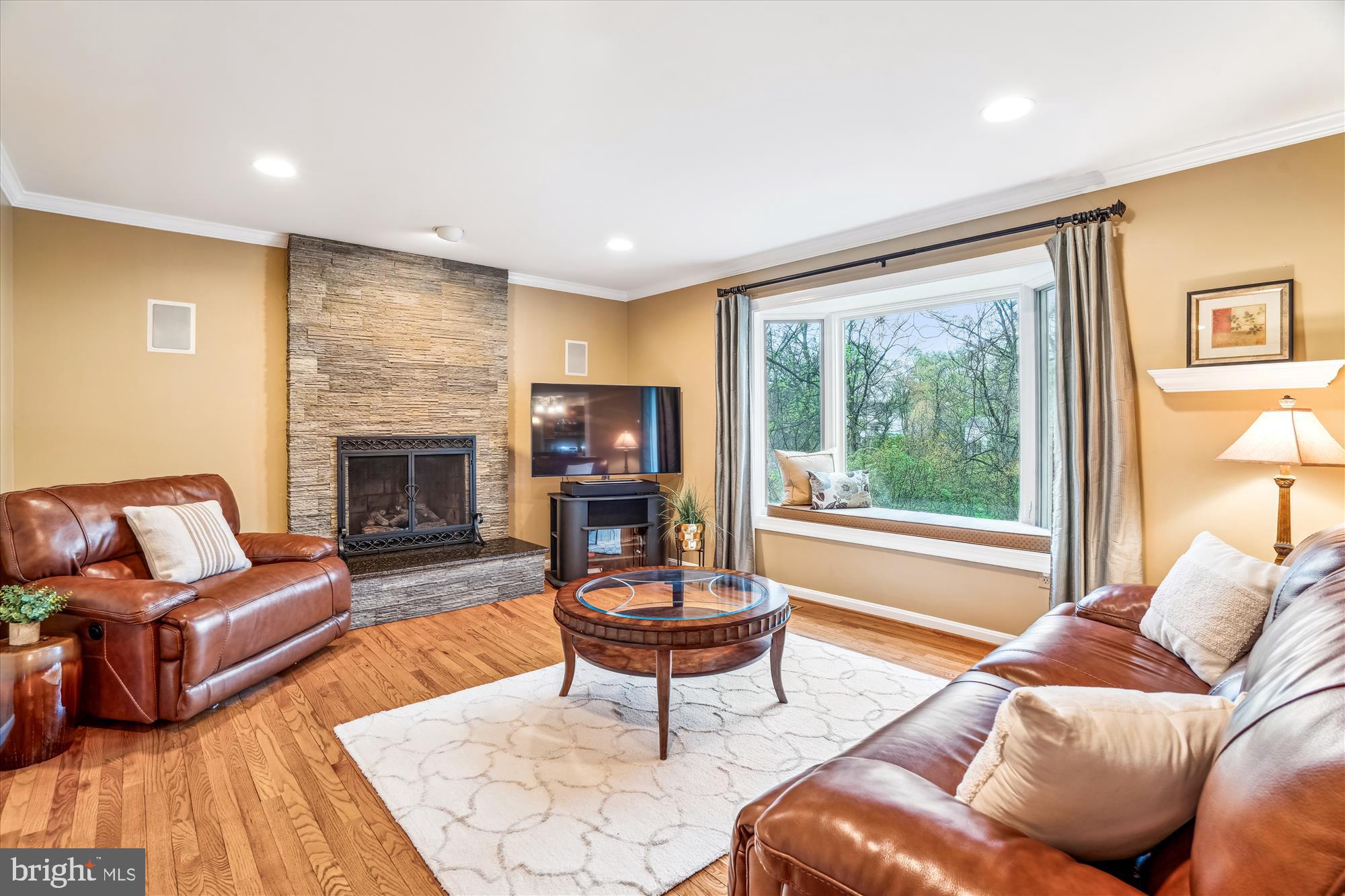 MACGILLS COMMON - Residential