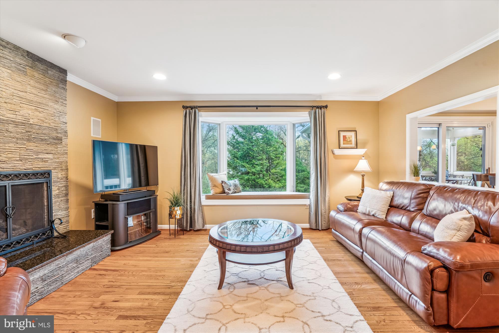 MACGILLS COMMON - Residential