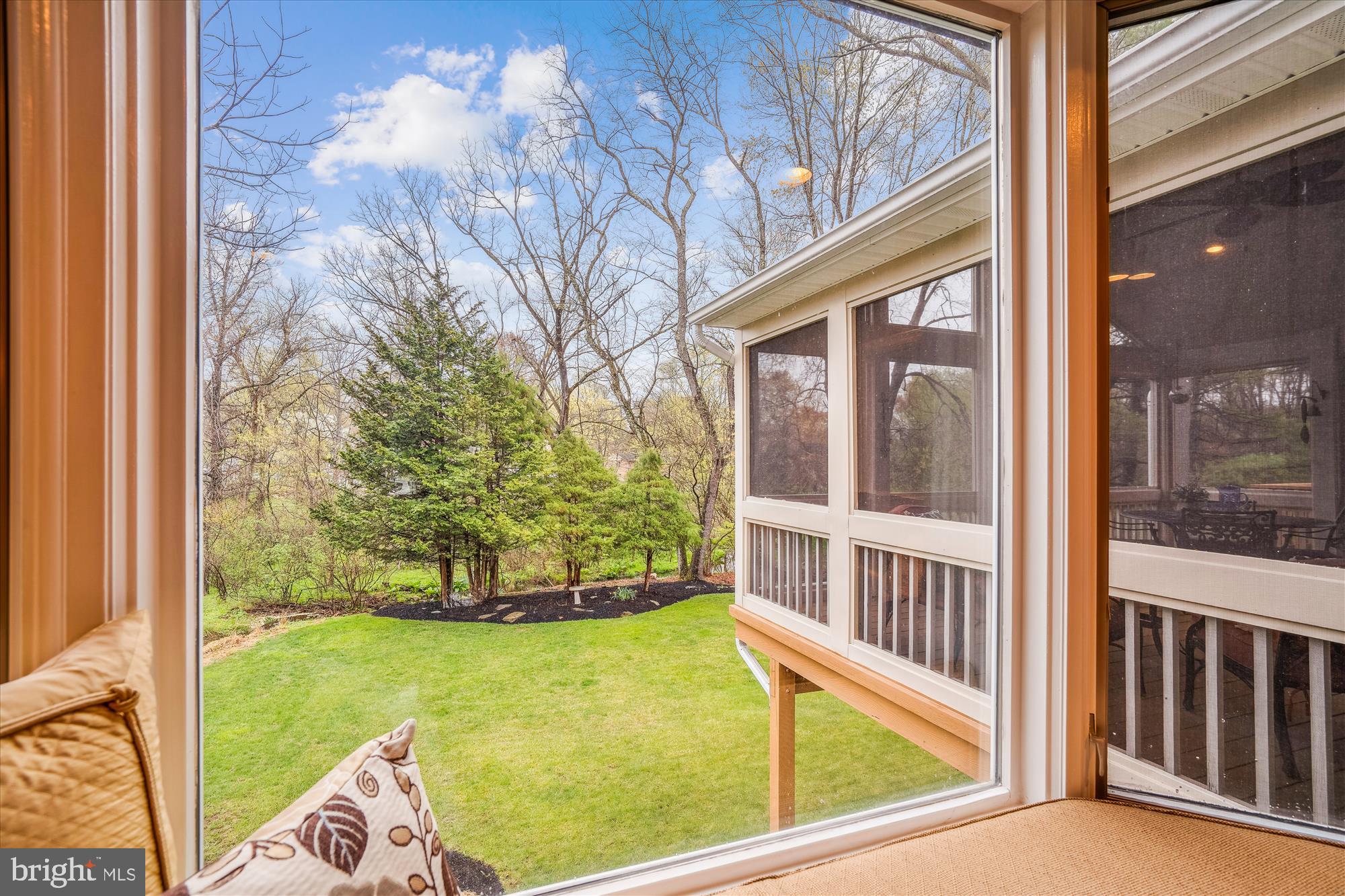 MACGILLS COMMON - Residential