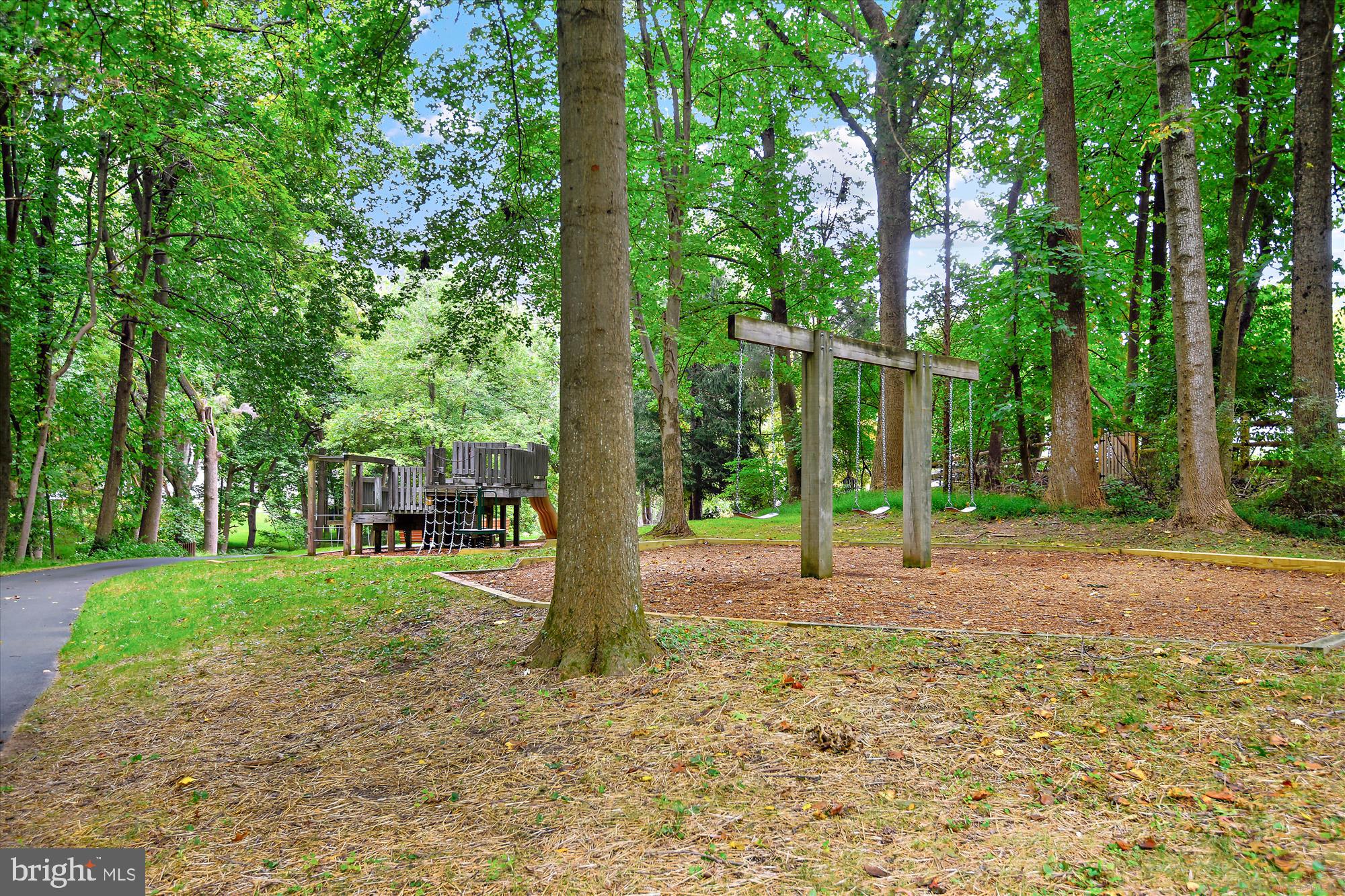 MACGILLS COMMON - Residential