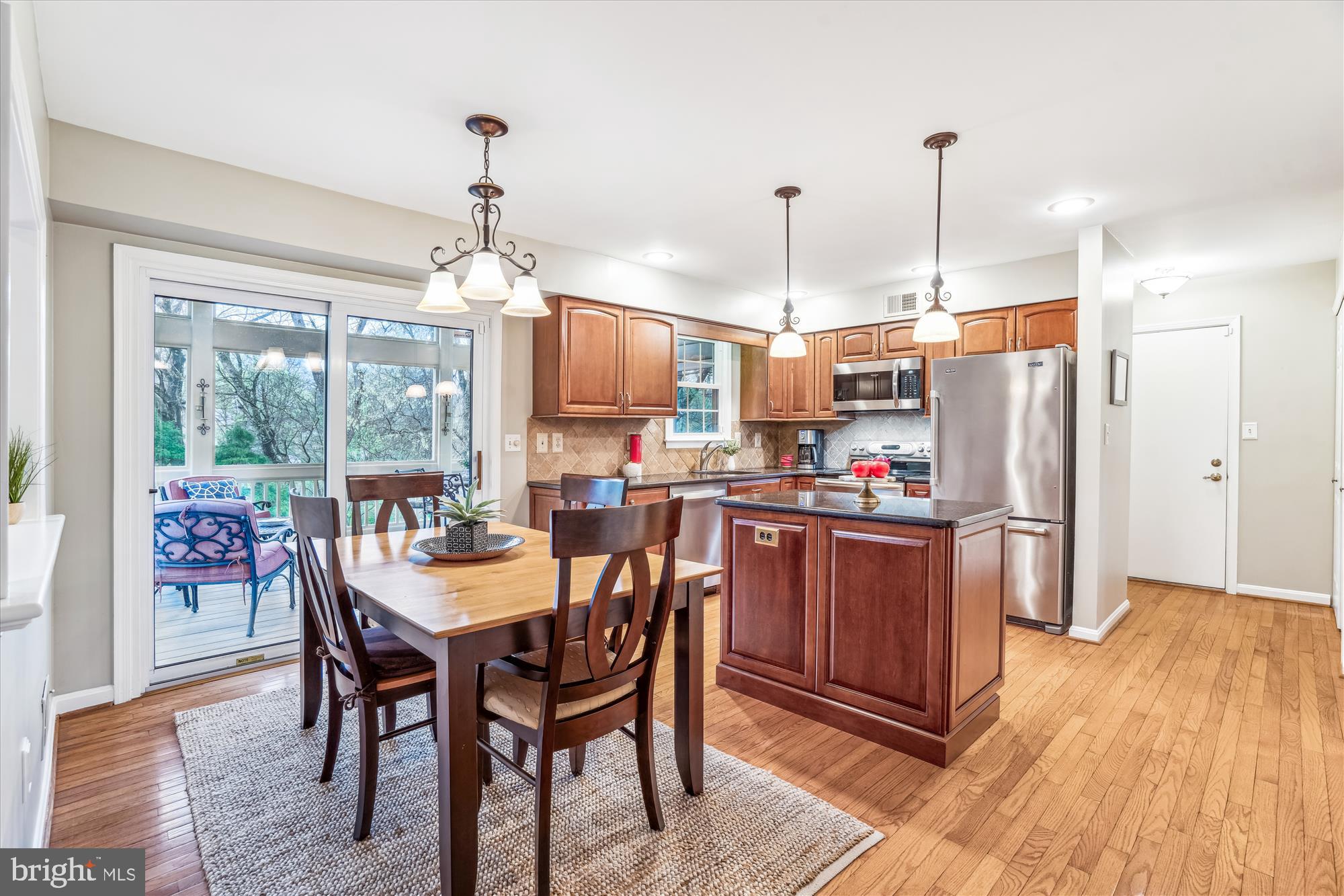 MACGILLS COMMON - Residential