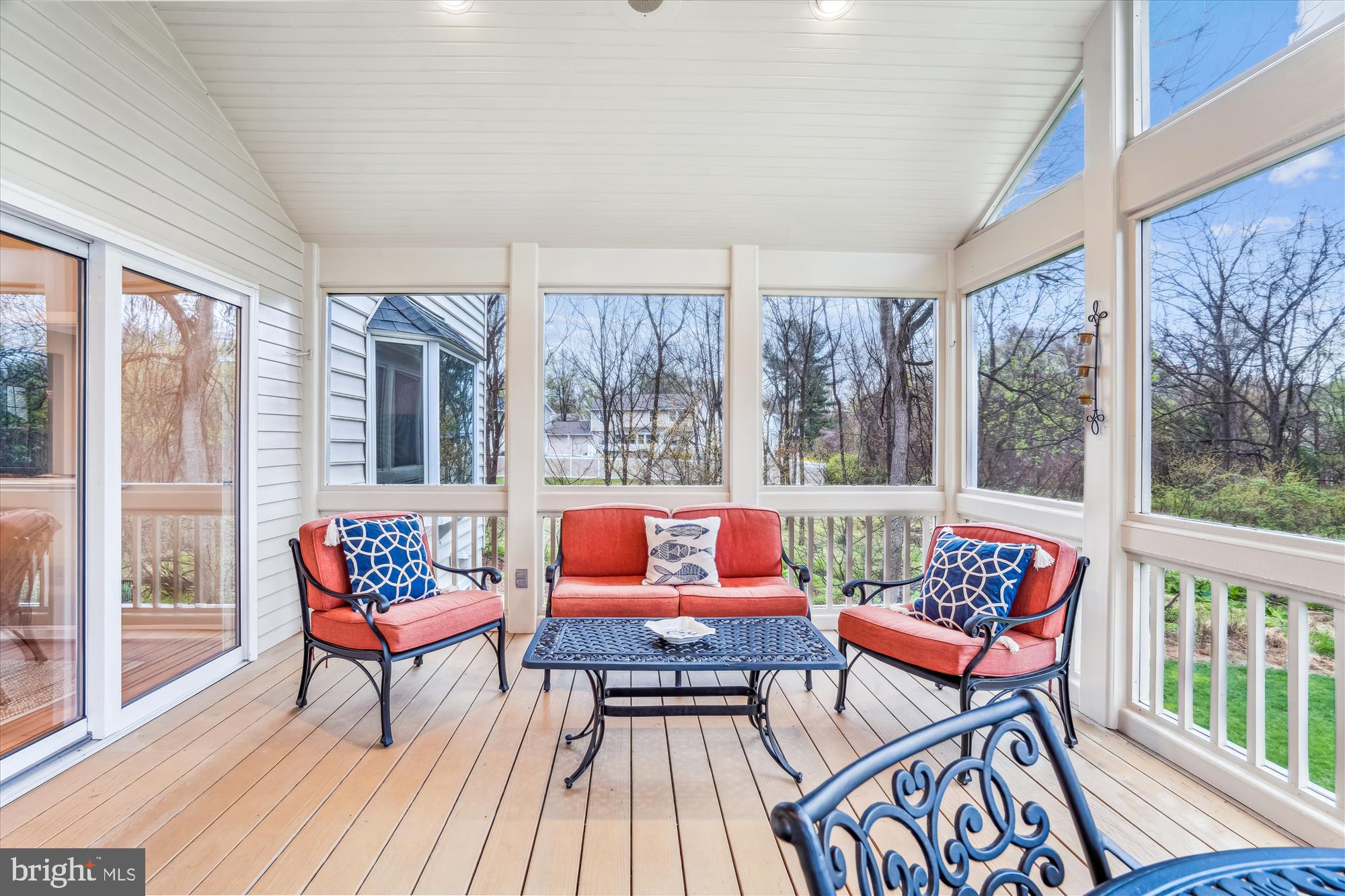 MACGILLS COMMON - Residential