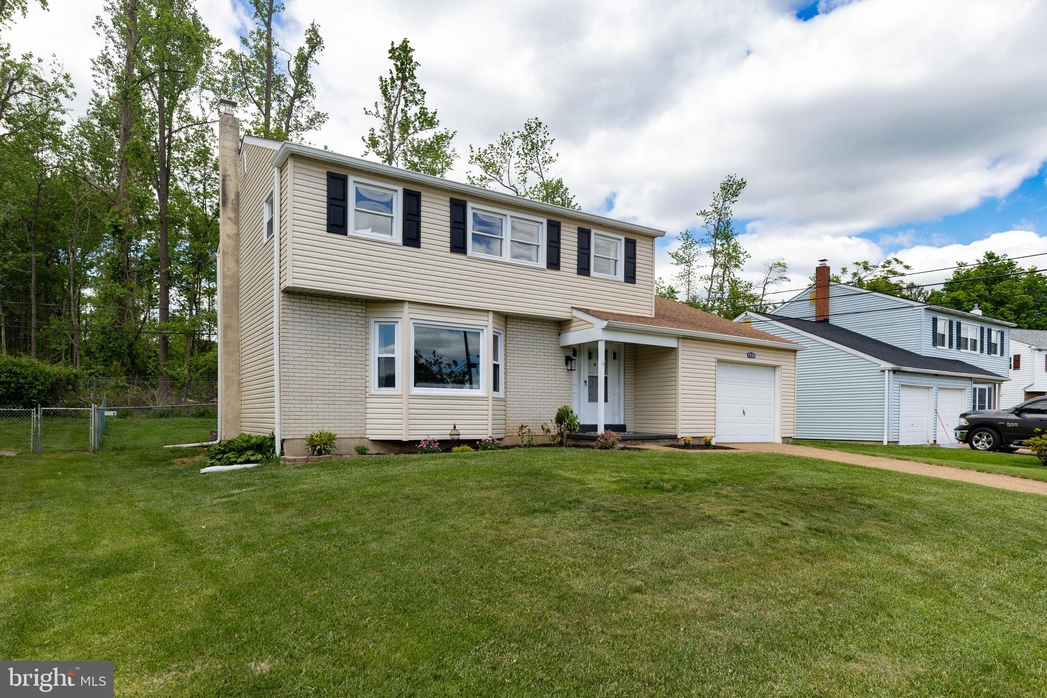 1126 S OVERHILL COURT
