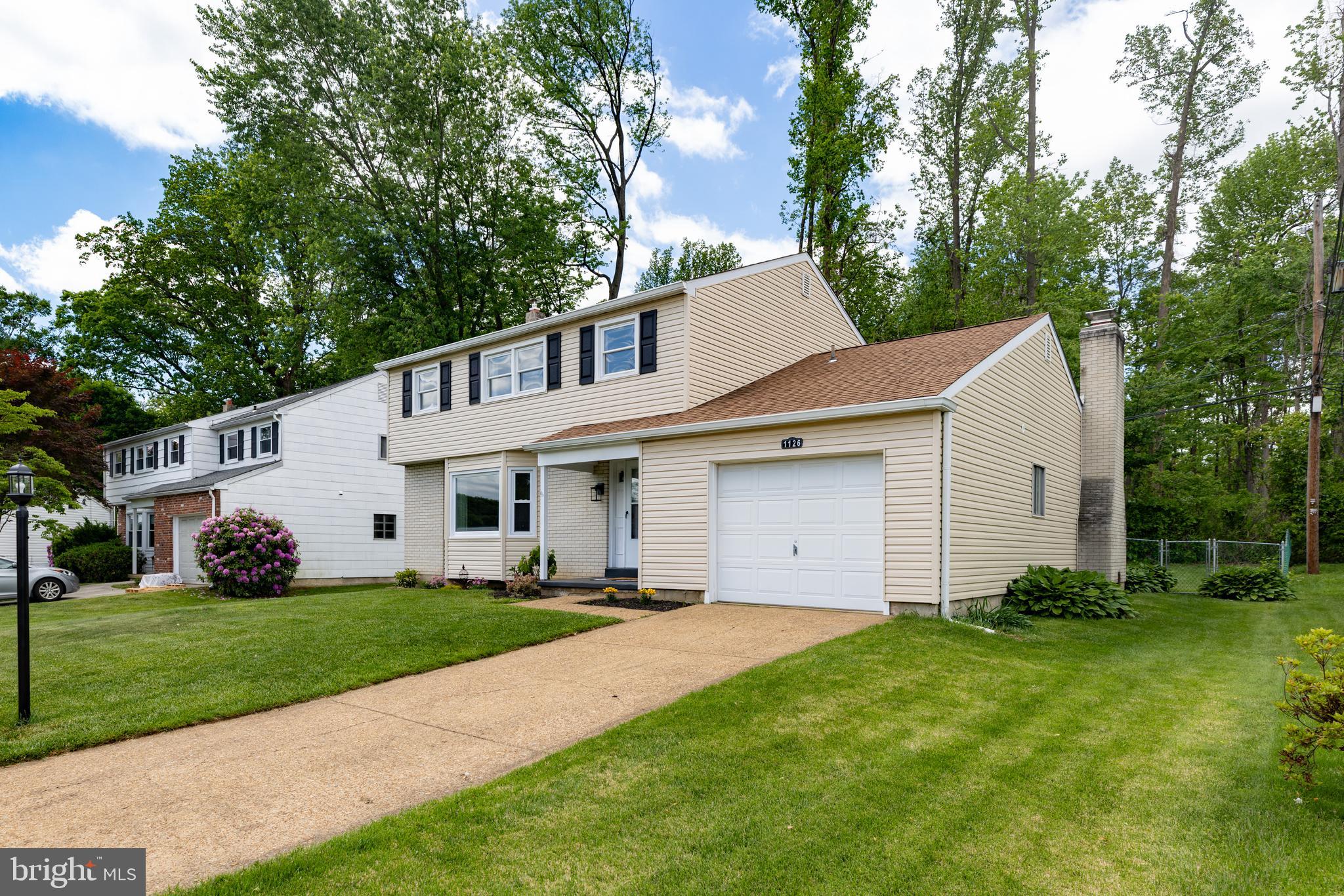 1126 S OVERHILL COURT