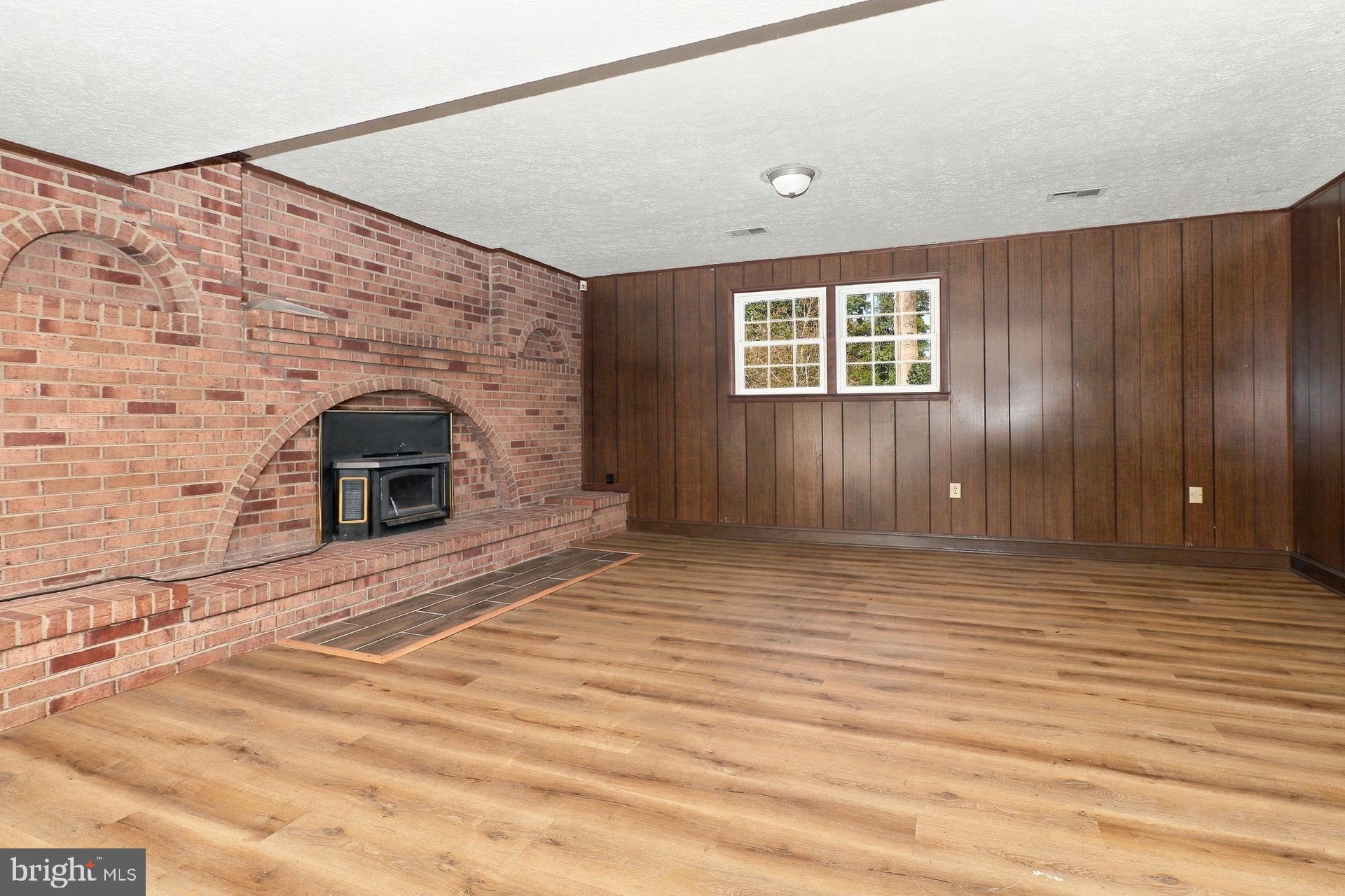 320 BARON COURT