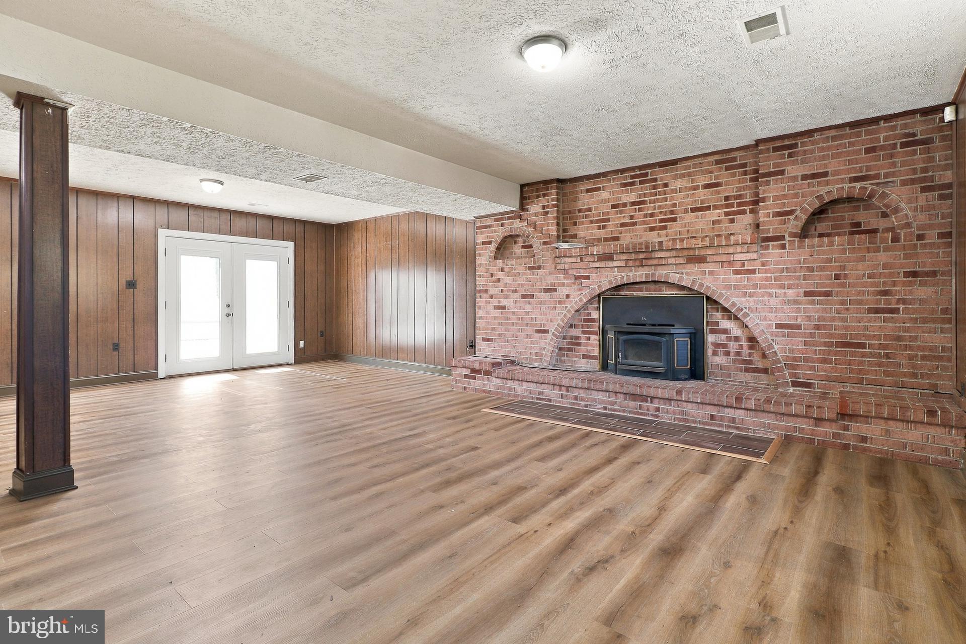 320 BARON COURT