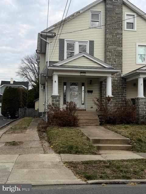 Townhouse For Sale - 128 E Marthart Avenue<br/> HAVERTOWN, PA 19083
