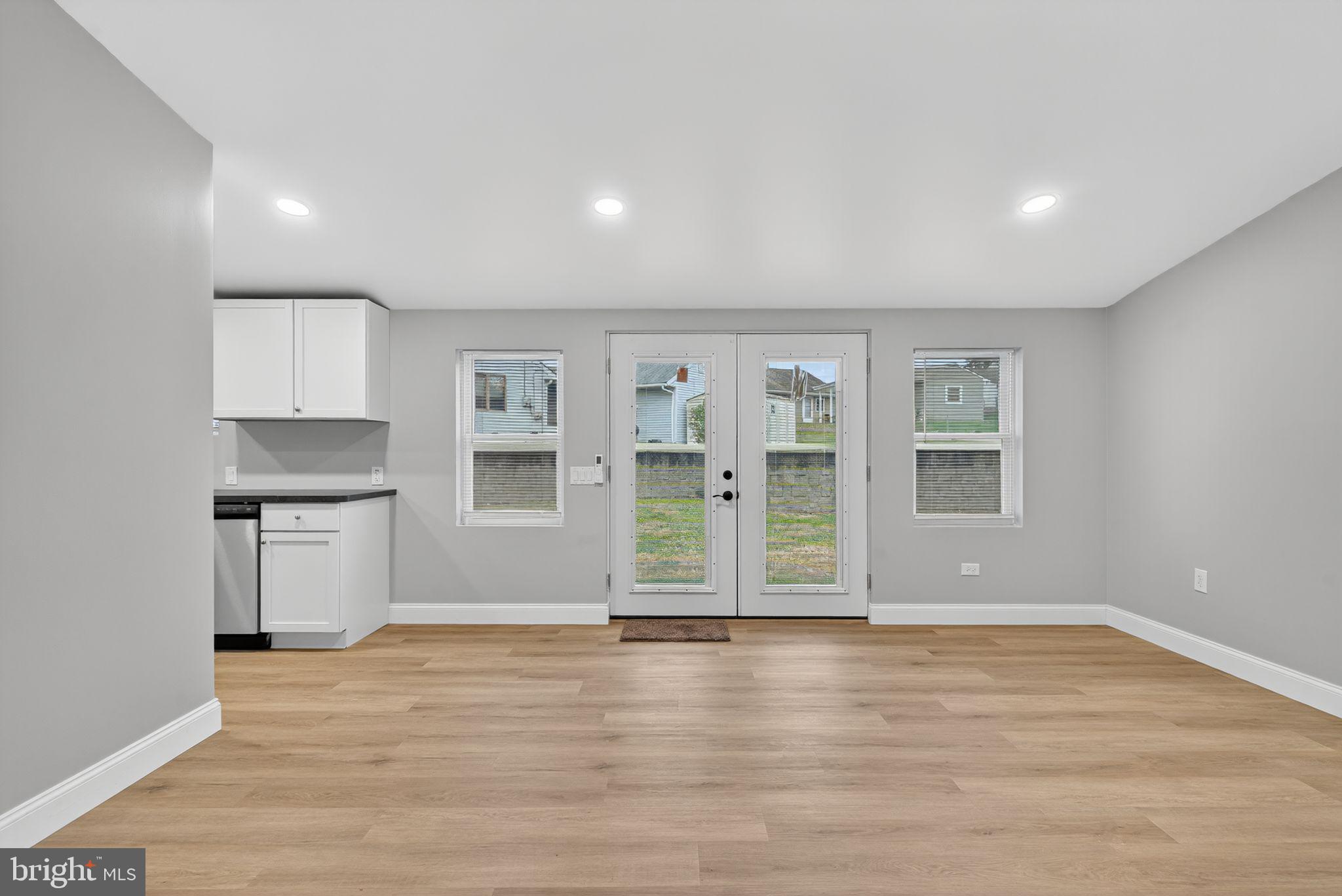 000 - Residential Lease