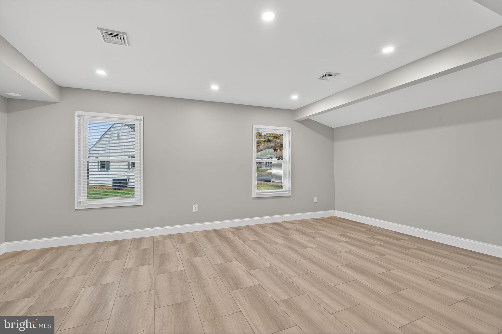 000 - Residential Lease