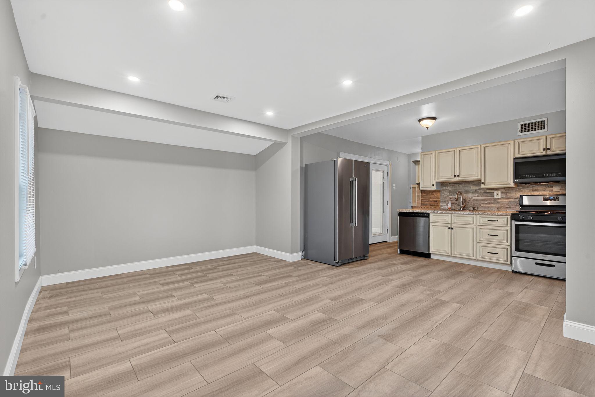 000 - Residential Lease