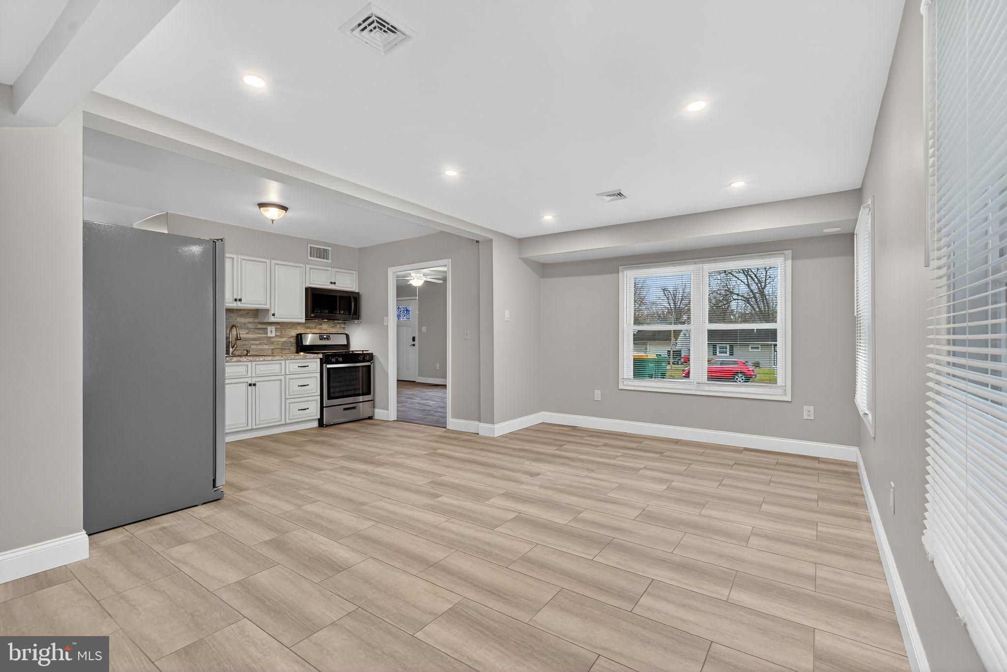 000 - Residential Lease