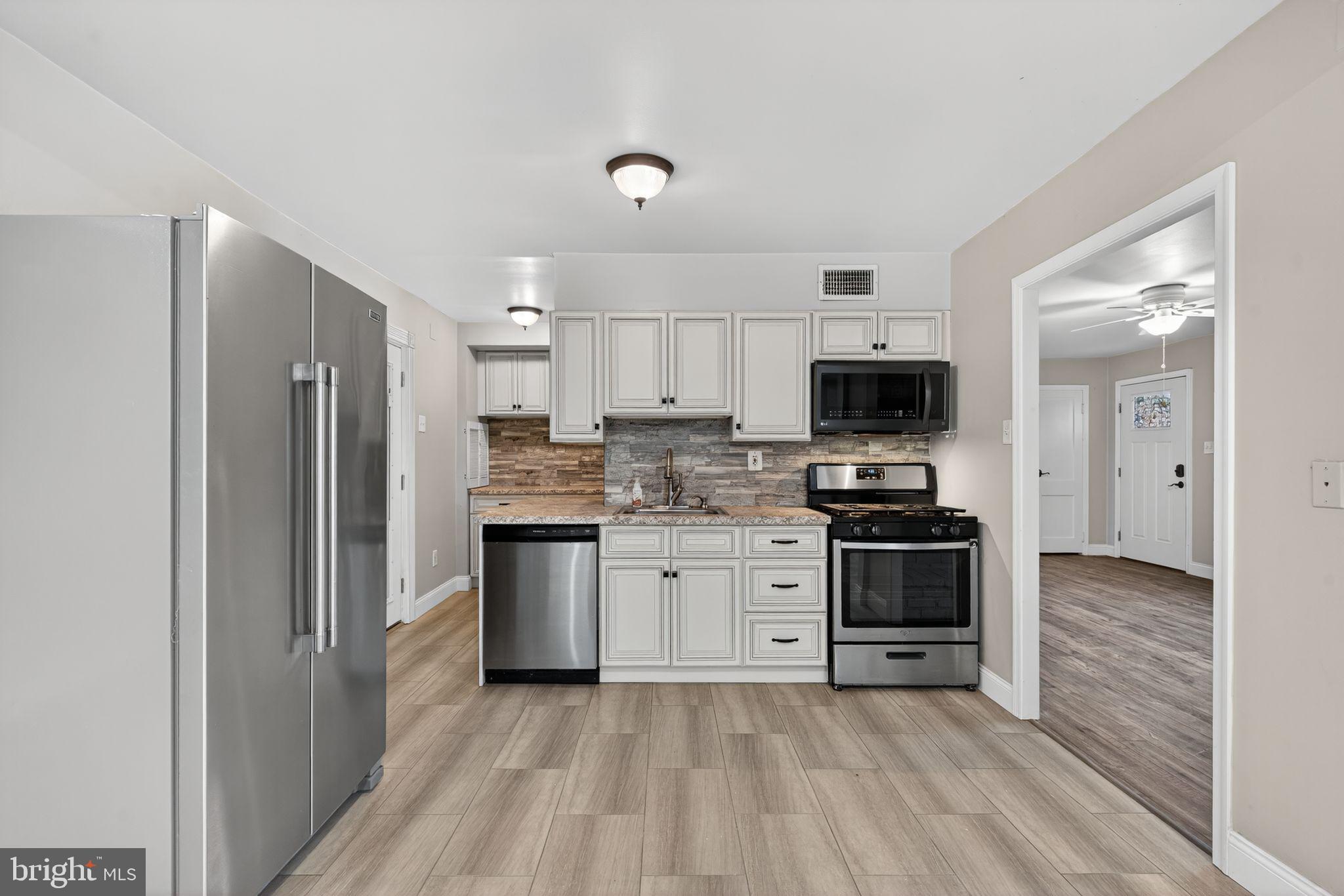 000 - Residential Lease