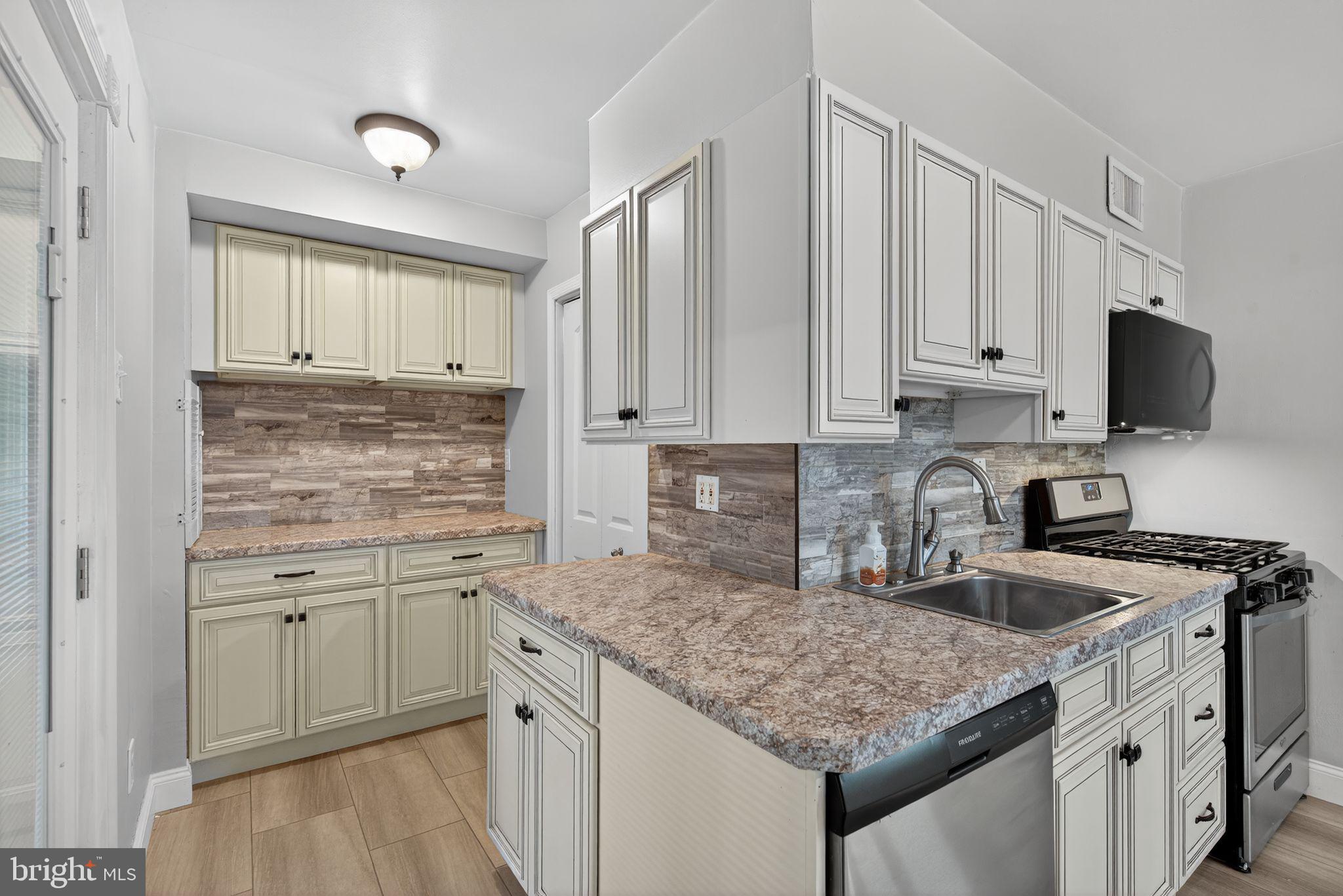 000 - Residential Lease