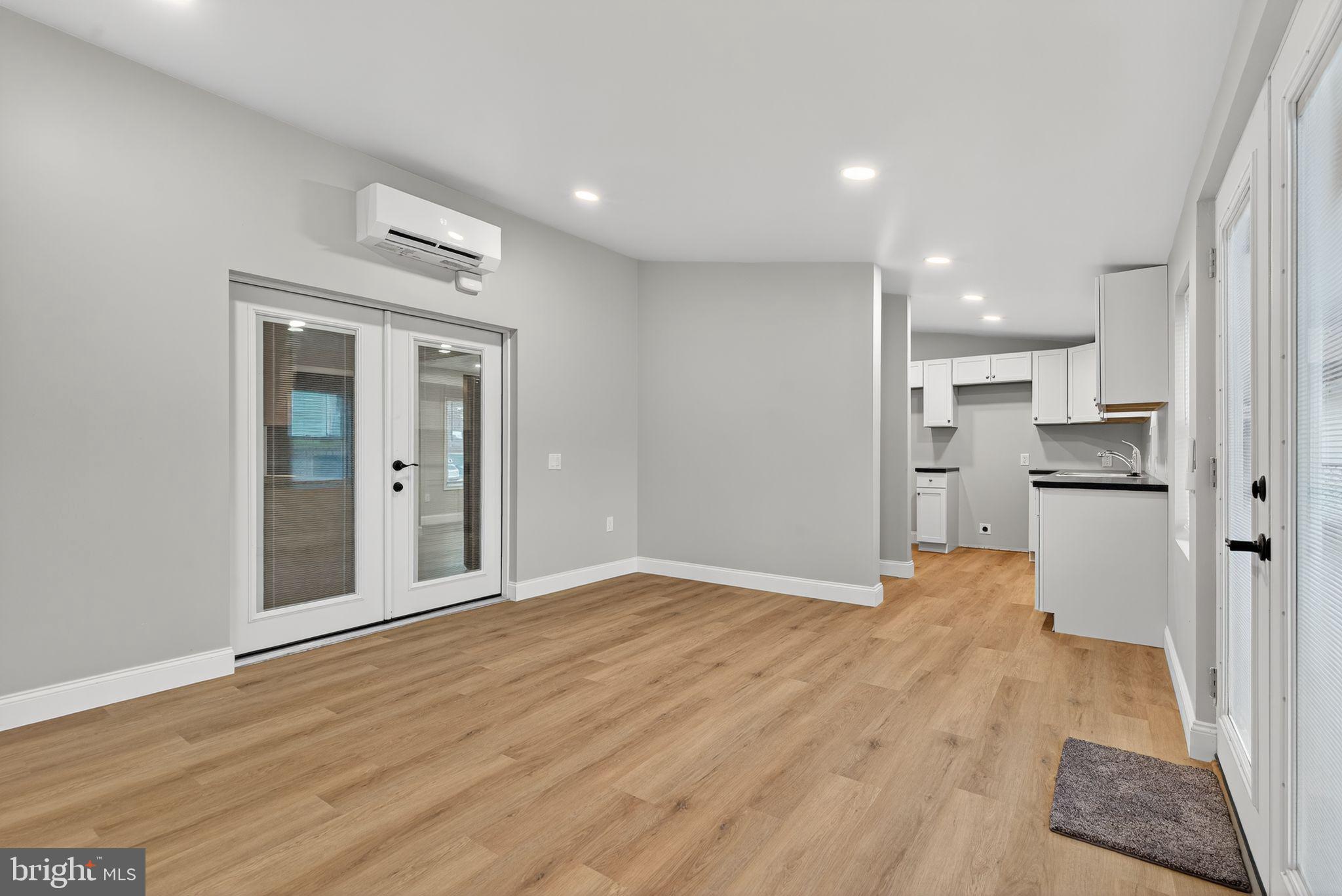 000 - Residential Lease