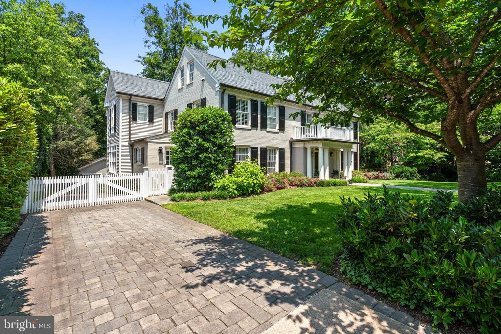 Photo of 4641 Dexter Street NW, WASHINGTON, DC 20007 (MLS # DCDC2244322)