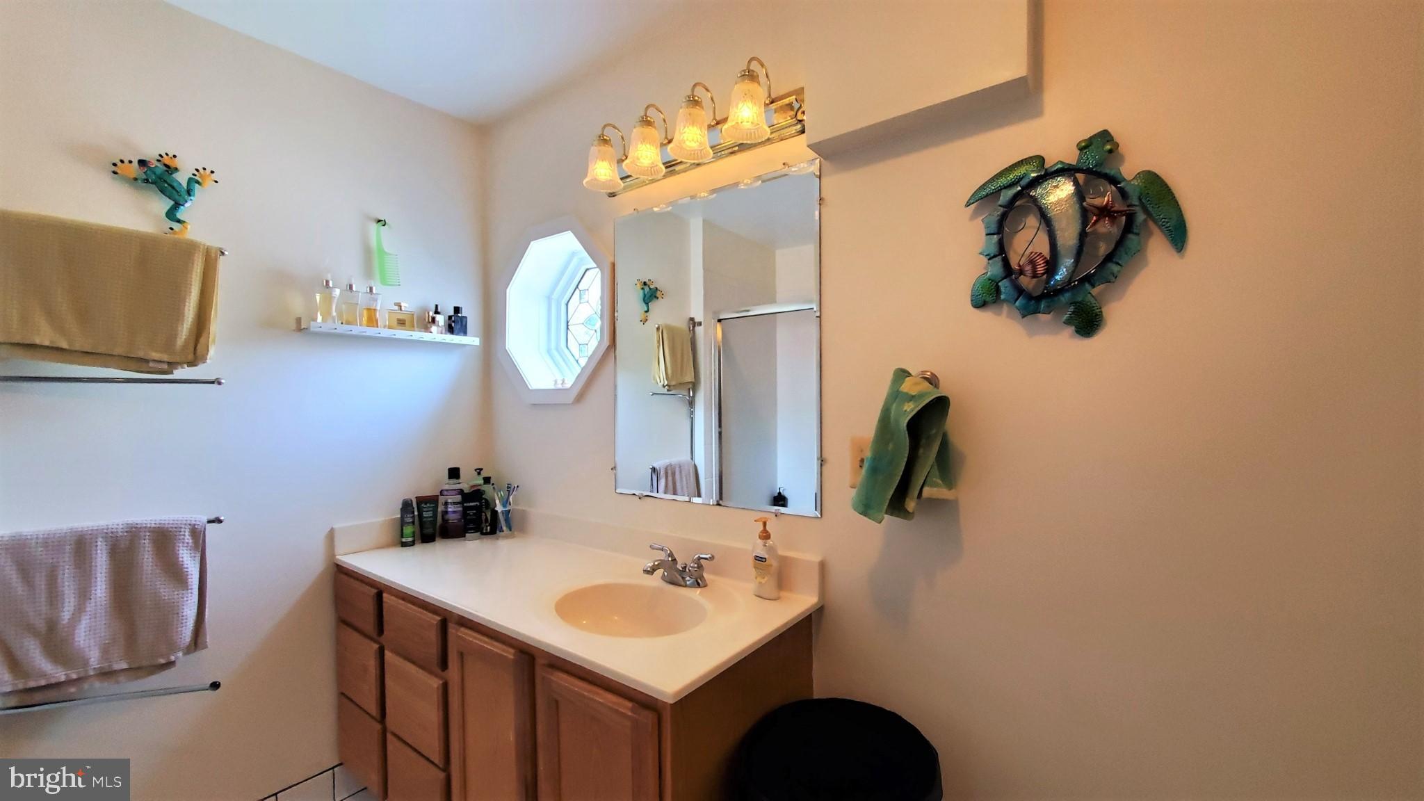 MEADOWBROOK VILLAGE - Residential Lease