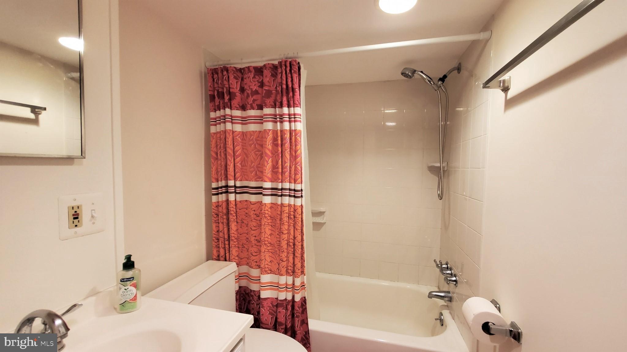 MEADOWBROOK VILLAGE - Residential Lease