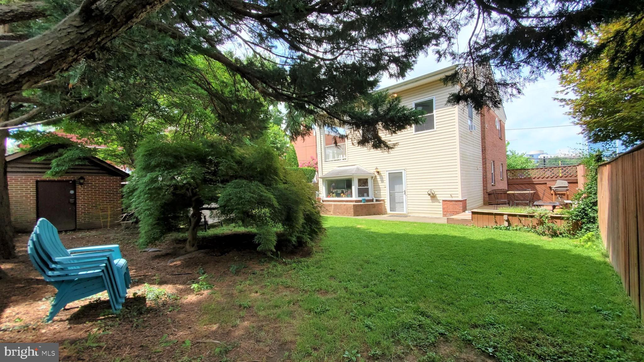 MEADOWBROOK VILLAGE - Residential Lease