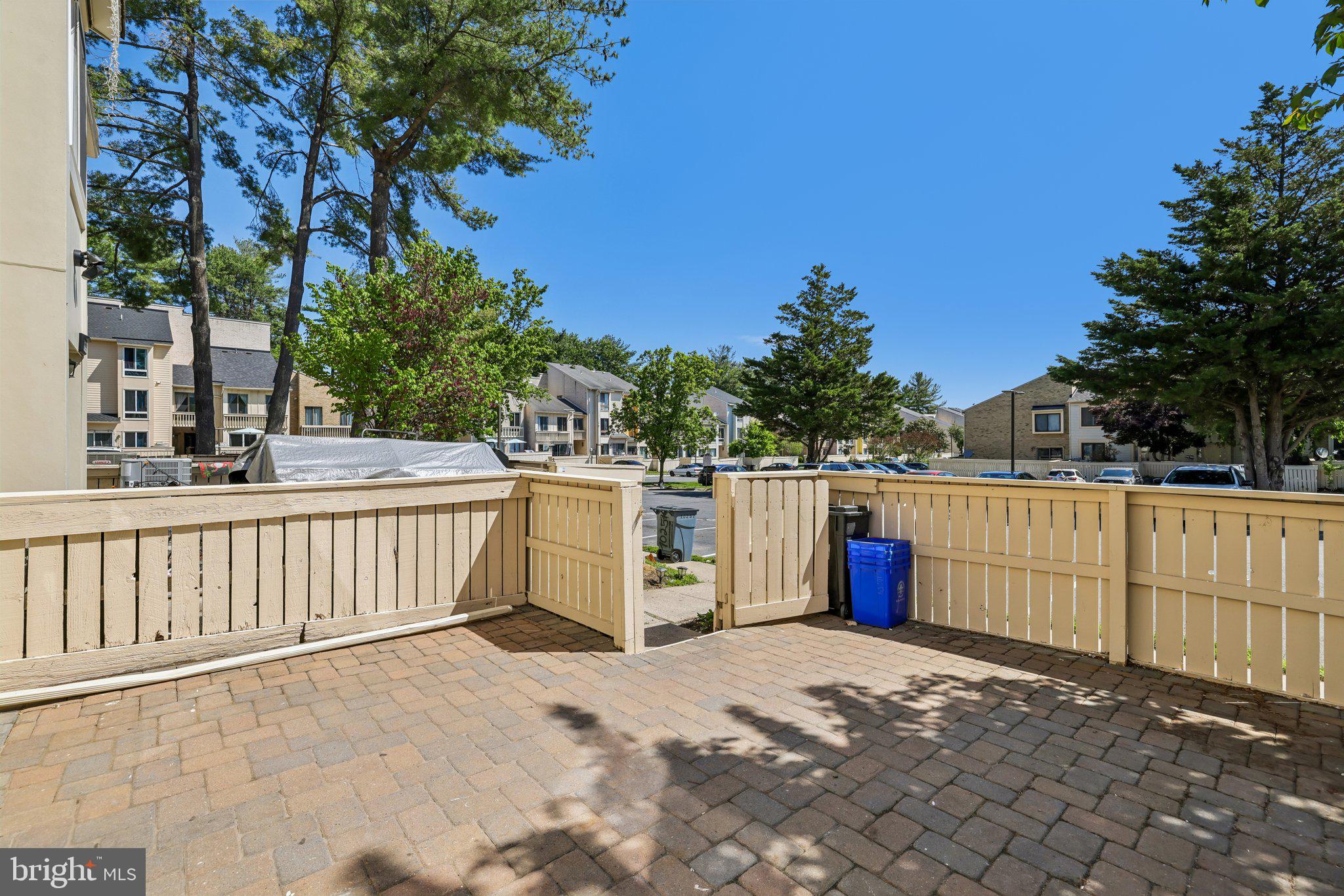 CLUBSIDE - Residential
