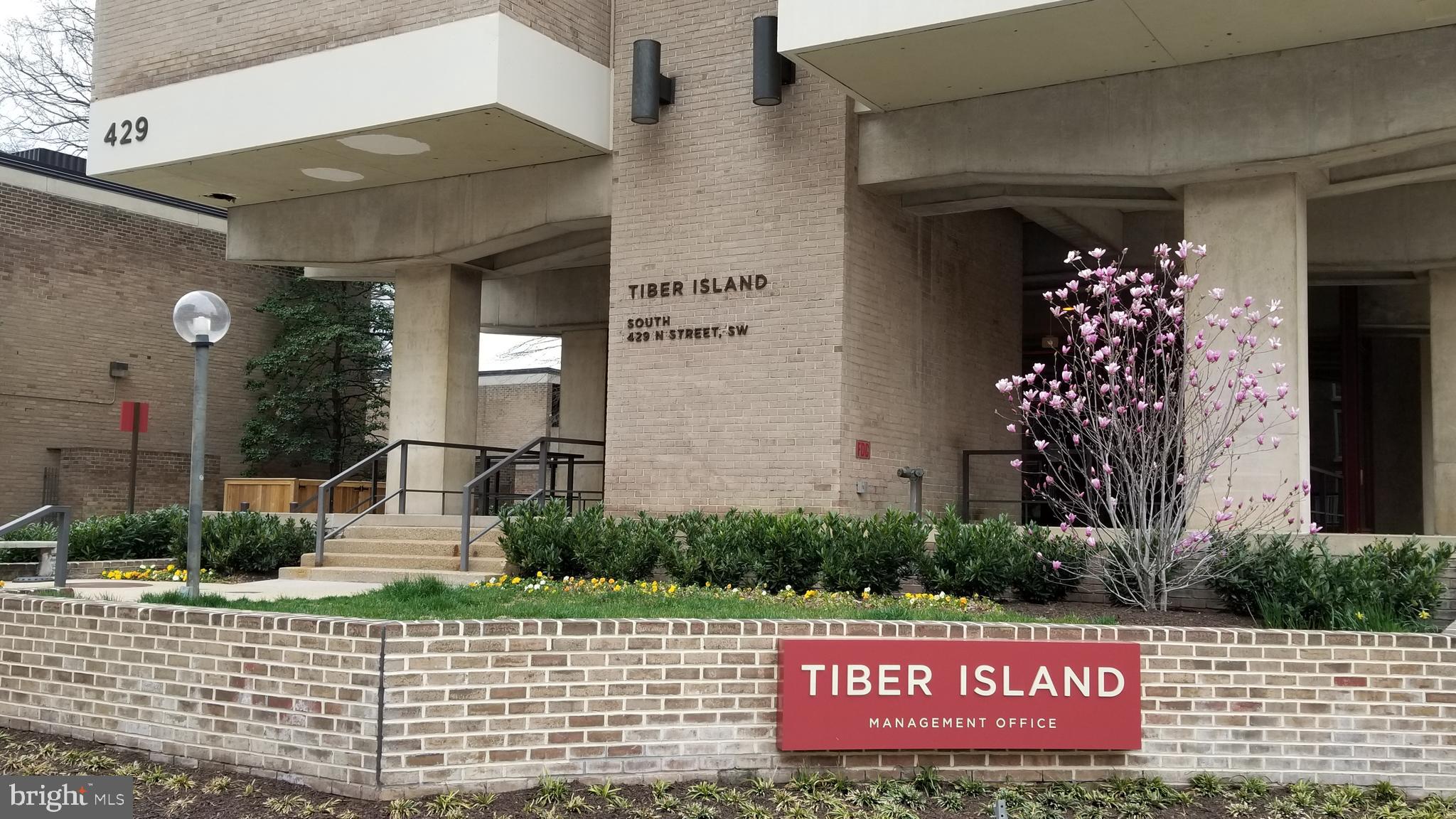 490 M STREET SW W-705 & 709