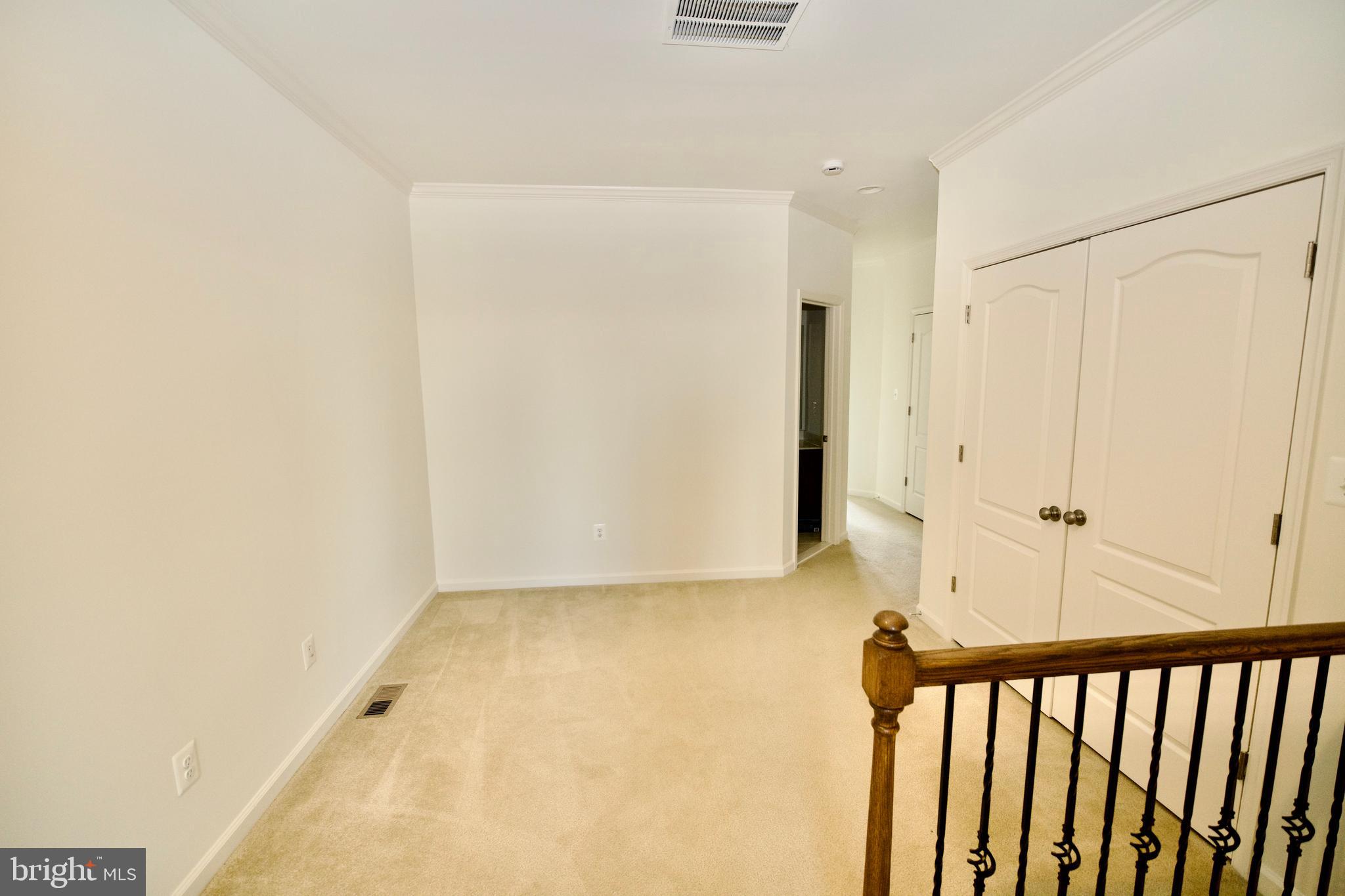 STONE RIDGE LANDBAY 5R - Residential Lease