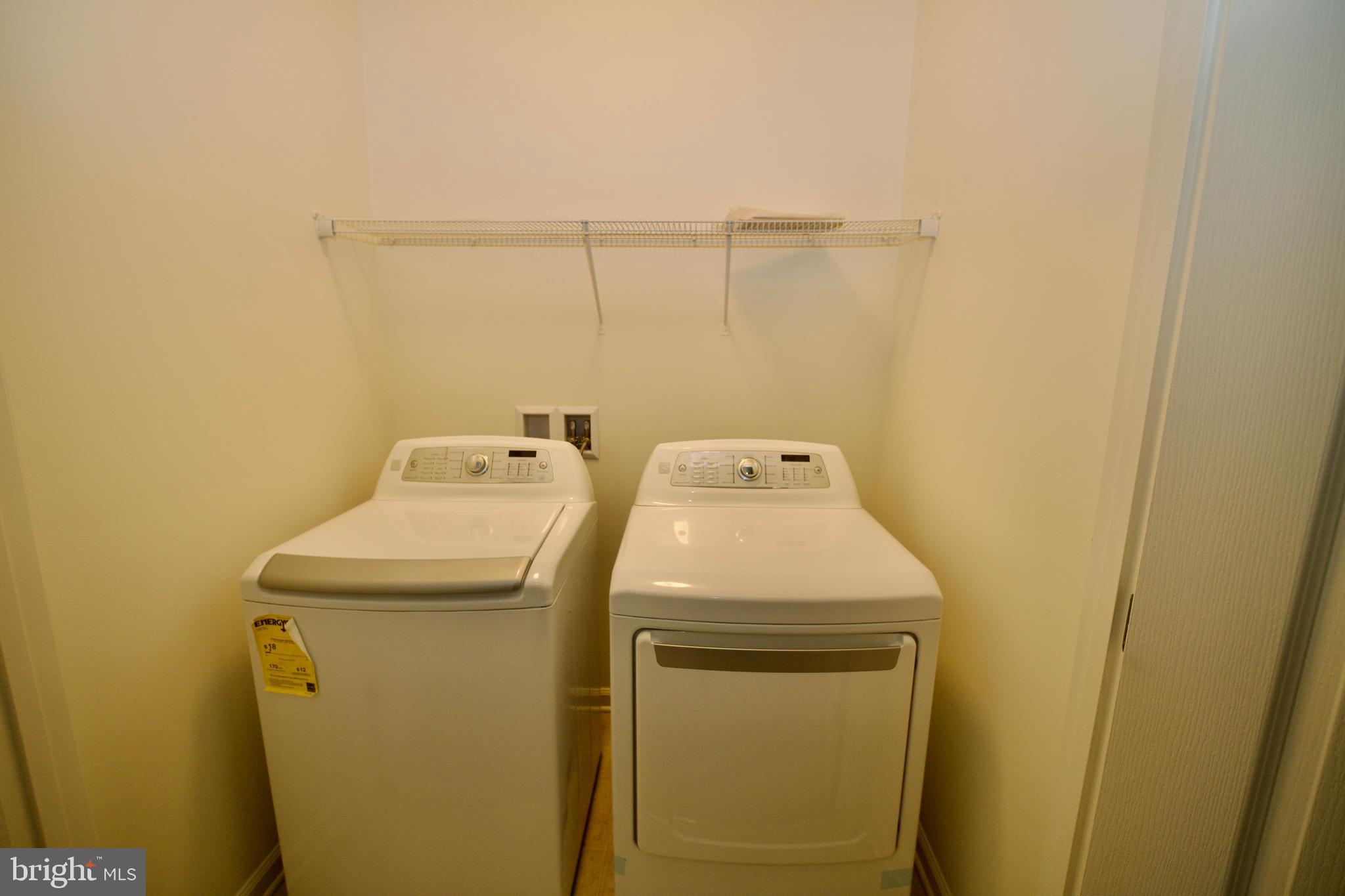 STONE RIDGE LANDBAY 5R - Residential Lease