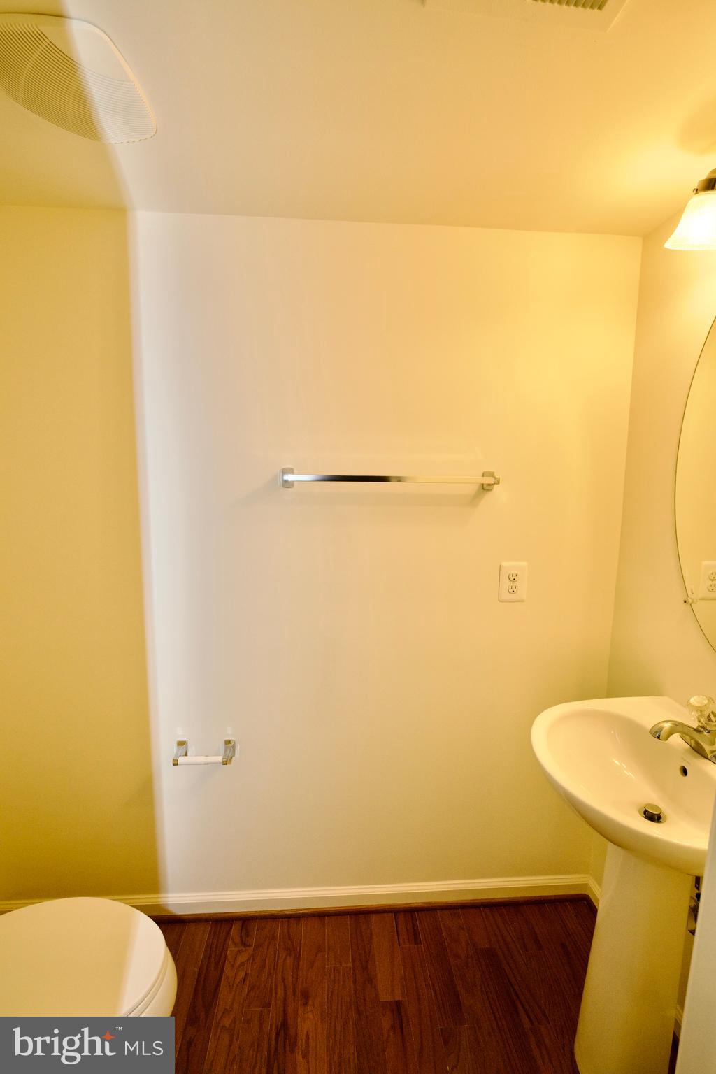 STONE RIDGE LANDBAY 5R - Residential Lease