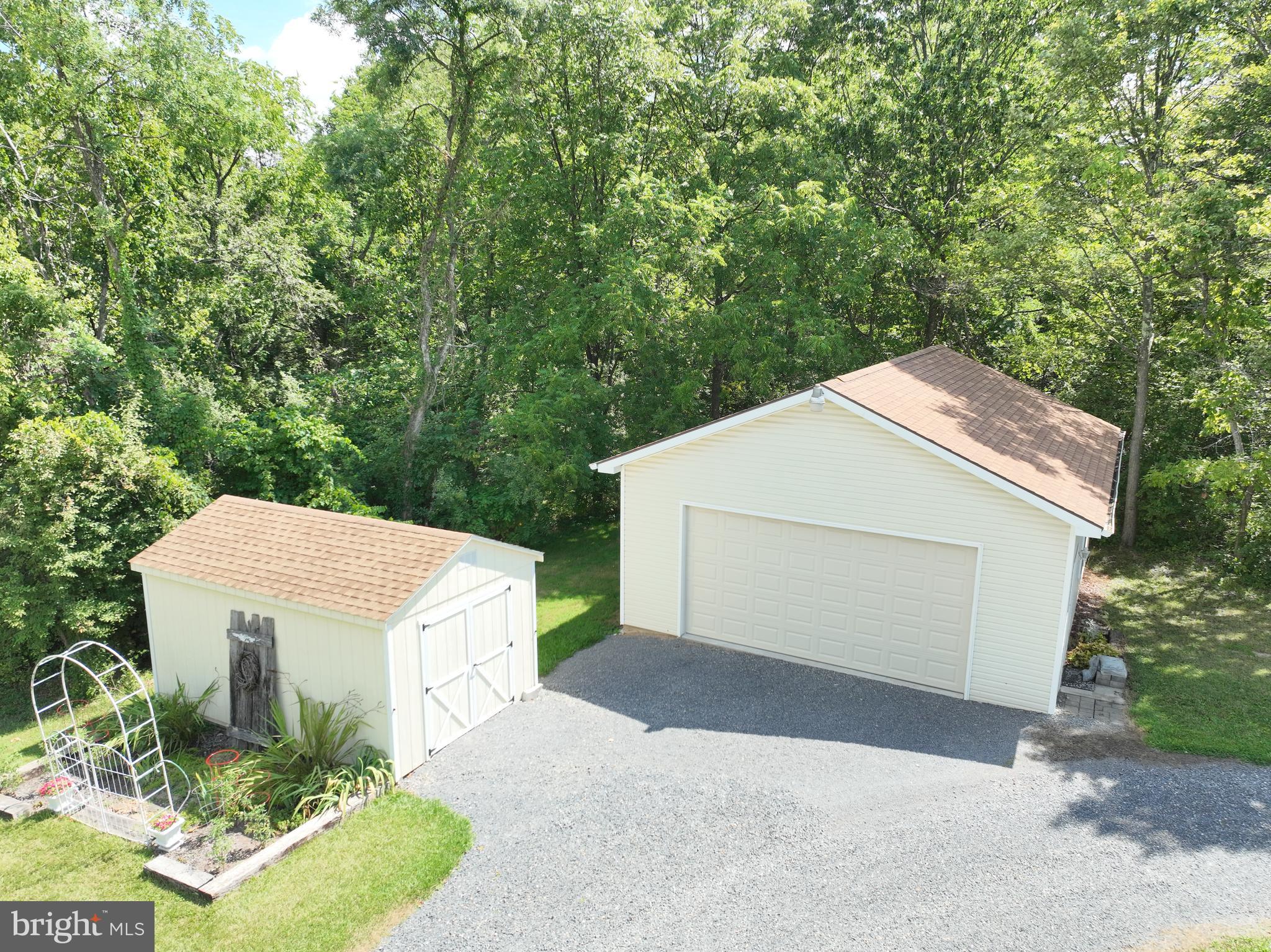 DUNMORE RIDGE - Residential