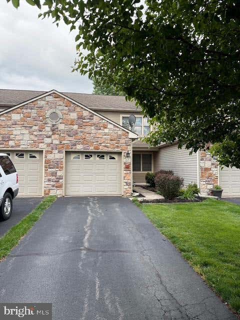 Townhouse For Sale - 403 Alexandria Court<br/> Lancaster County, MARIETTA, PA 17547