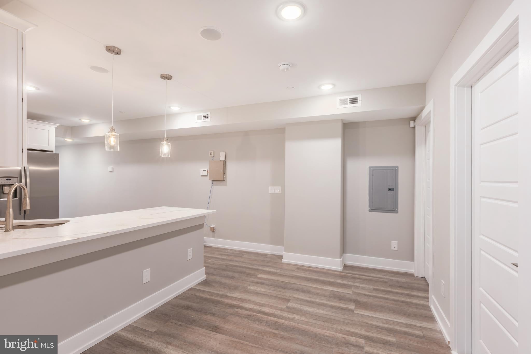 421 W CUMBERLAND ST 1