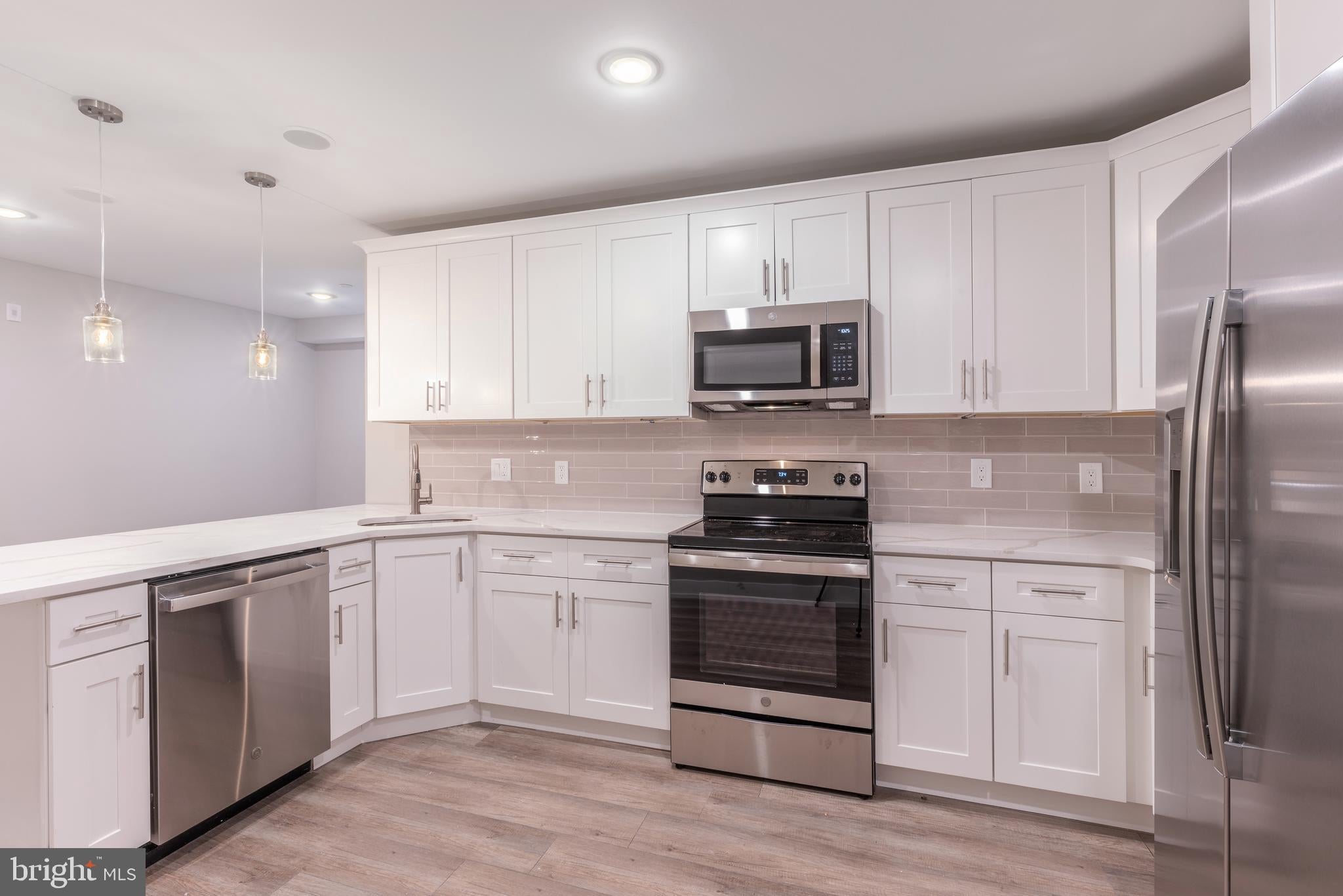 421 W CUMBERLAND ST 1