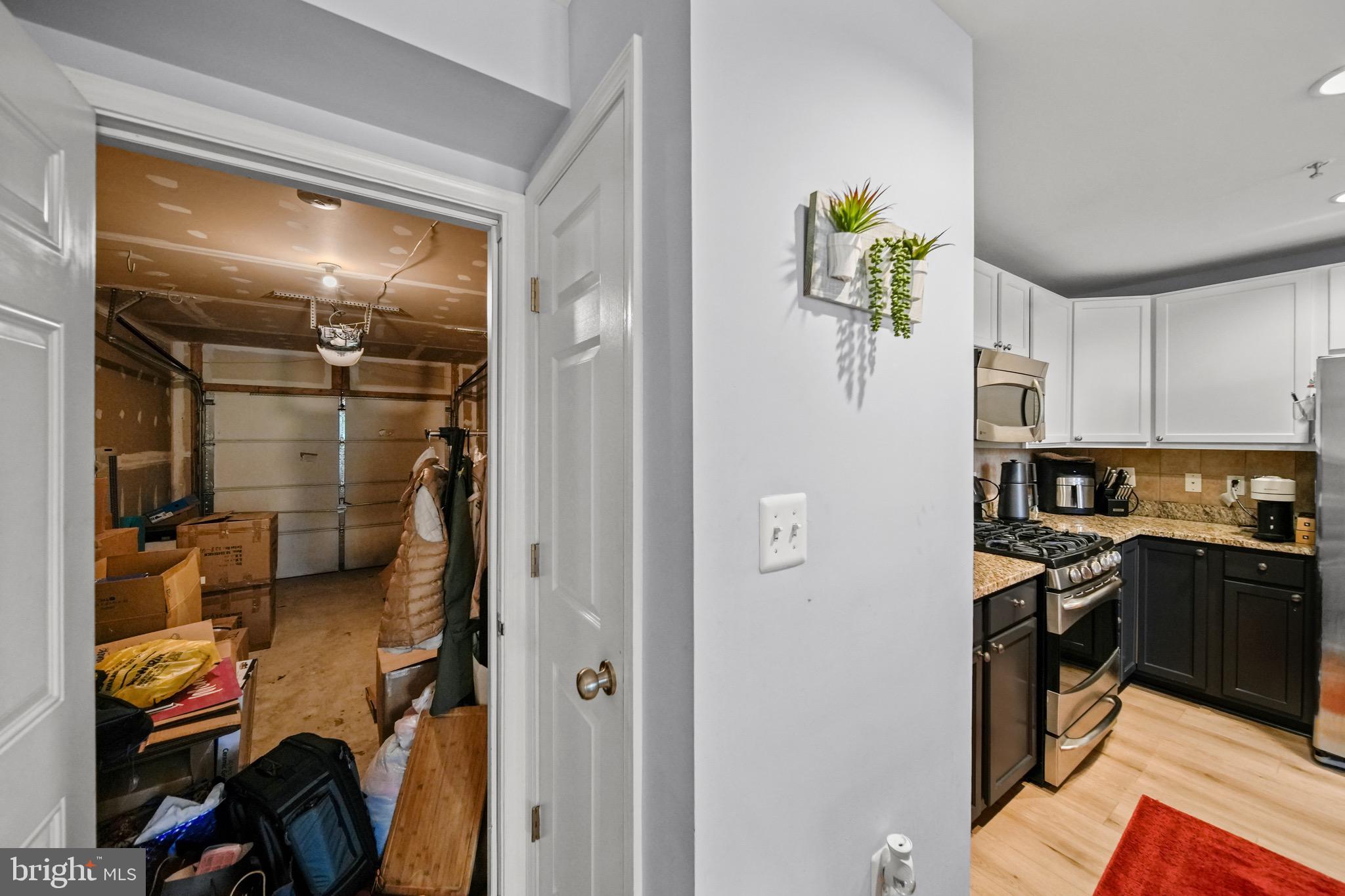 MARKET CENTER CONDOMINIUM - Residential Lease