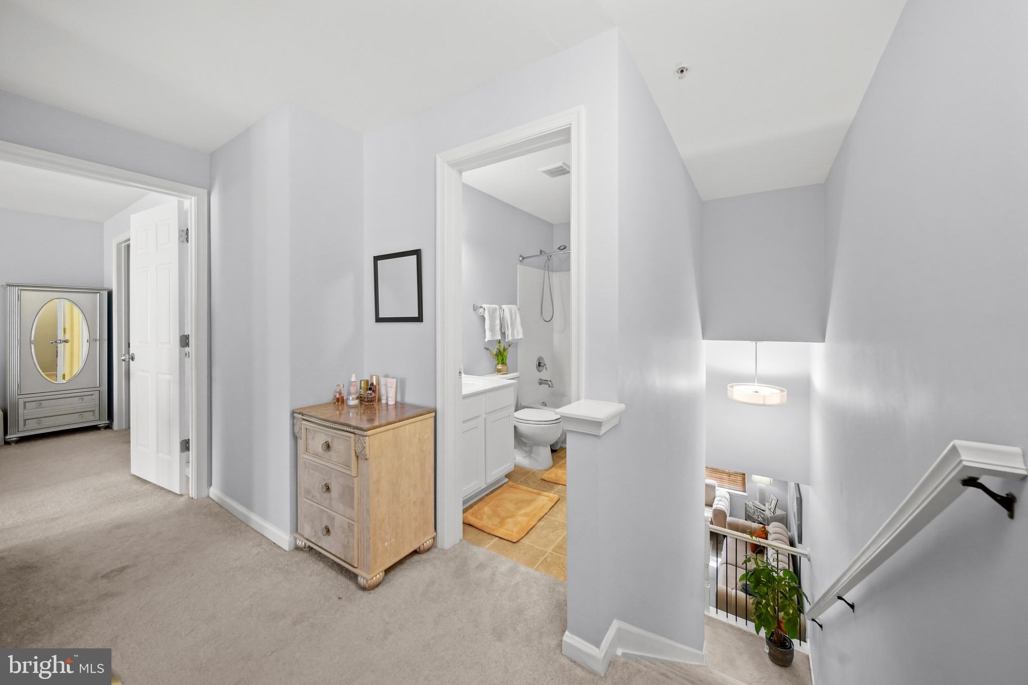 MARKET CENTER CONDOMINIUM - Residential Lease