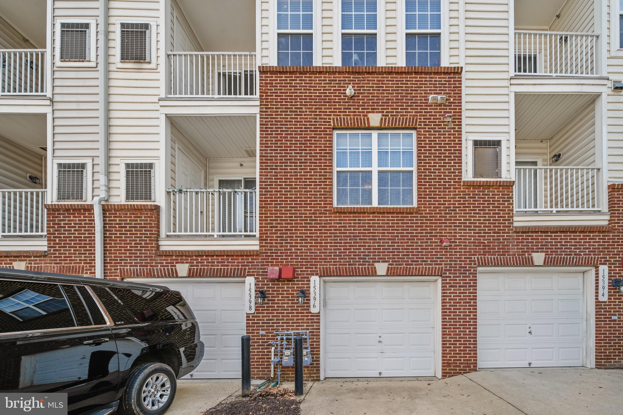 MARKET CENTER CONDOMINIUM - Residential Lease