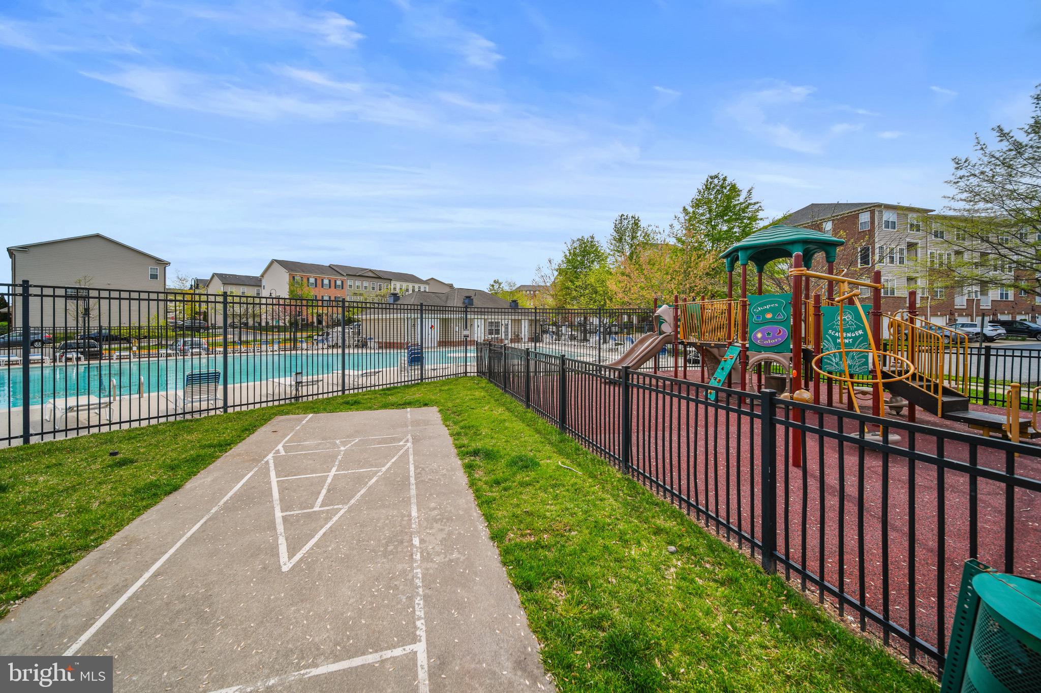 MARKET CENTER CONDOMINIUM - Residential Lease