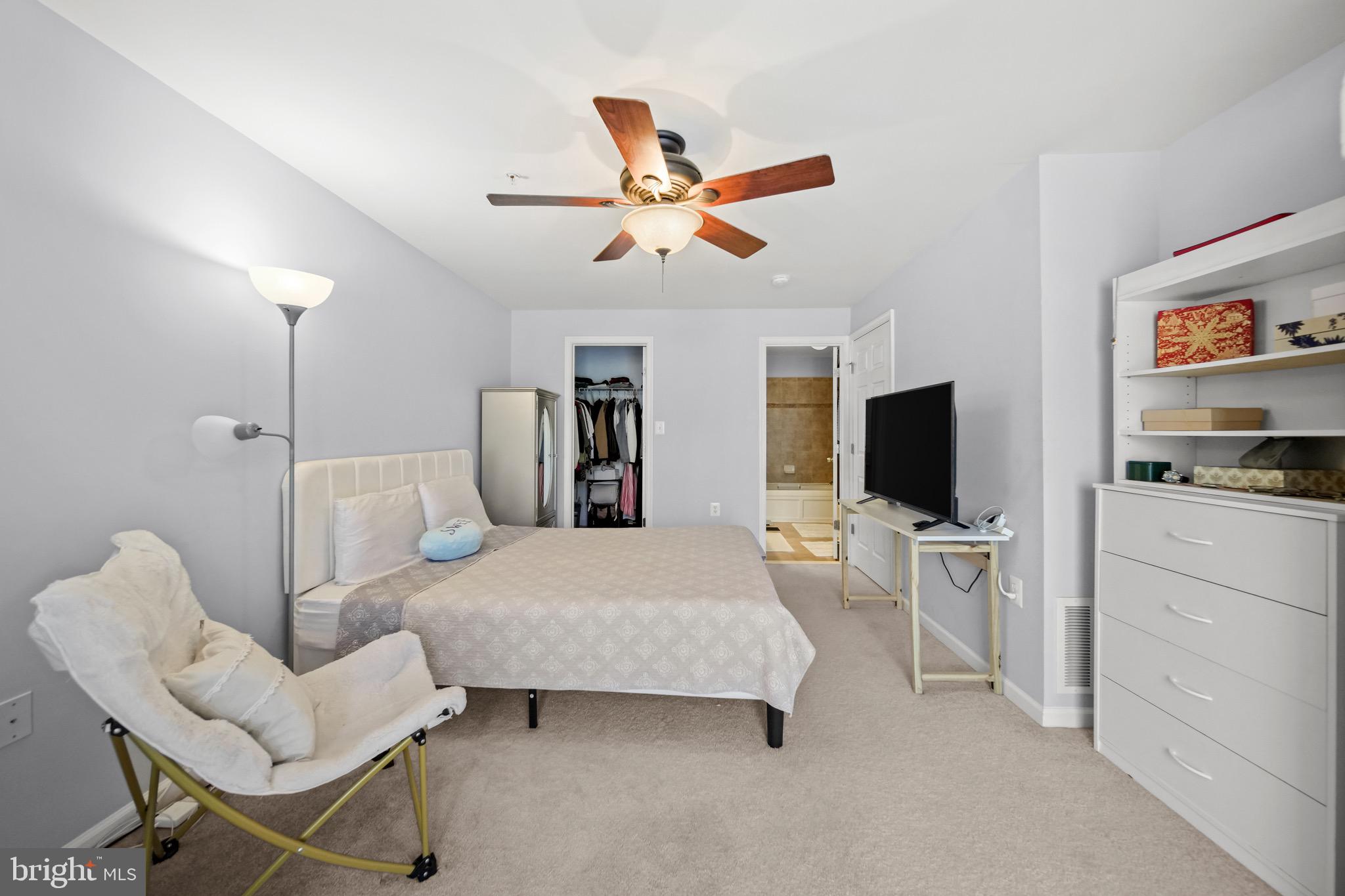 MARKET CENTER CONDOMINIUM - Residential Lease