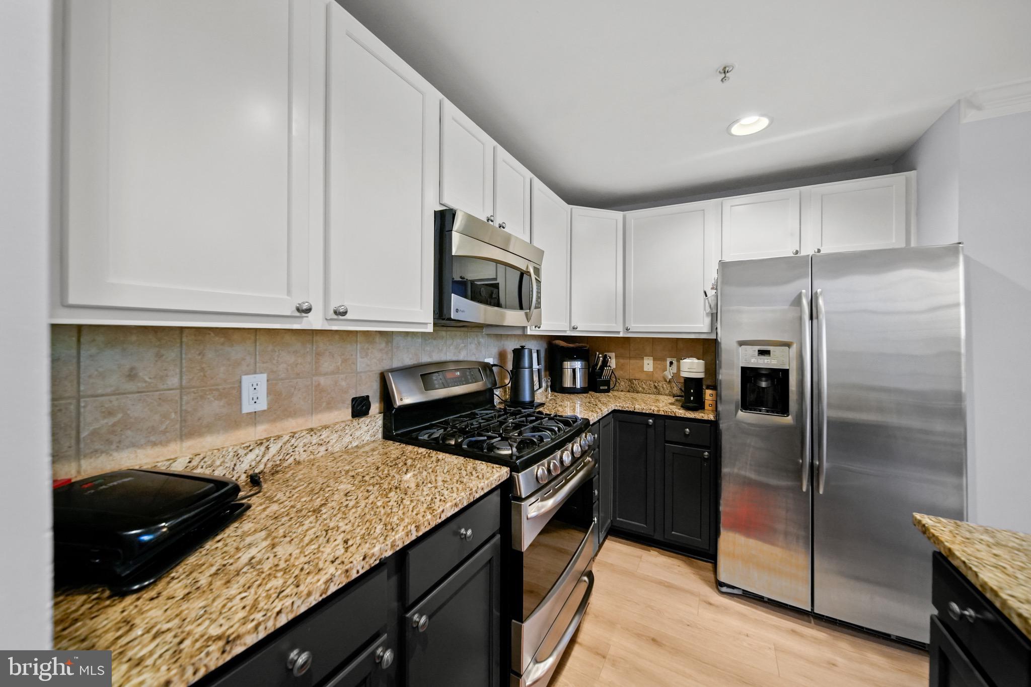 MARKET CENTER CONDOMINIUM - Residential Lease