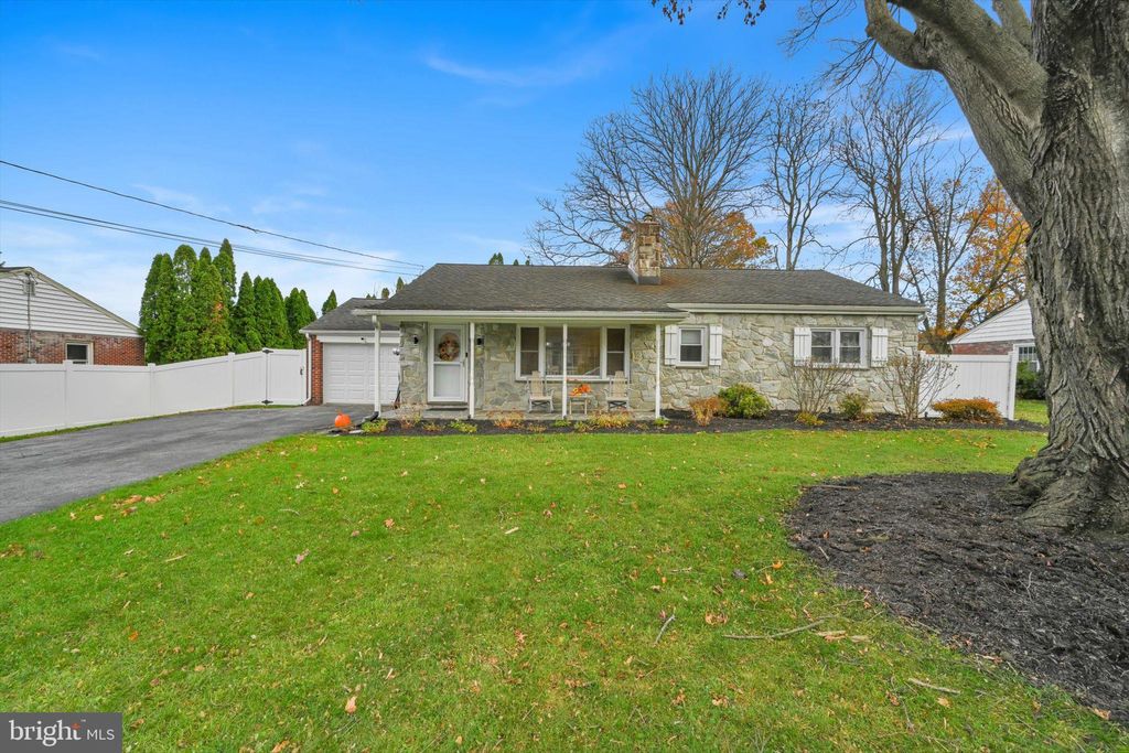 Photo of 7 Pleasant Drive, LANCASTER, PA 17602 (MLS # PALA2079360)