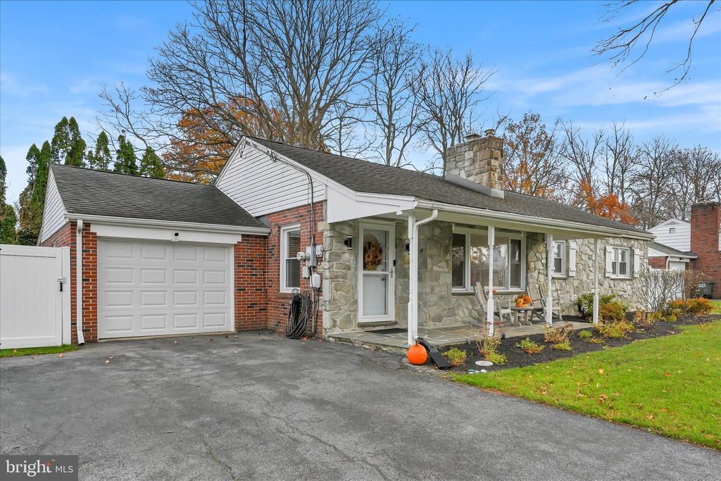 Photo of 7 Pleasant Drive, LANCASTER, PA 17602 (MLS # PALA2079360)