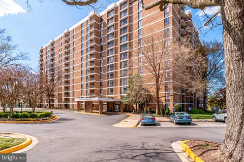 2311 Pimmit Drive Unit 1104, Falls Church, VA 22043 - MLS#: VAFX2220912