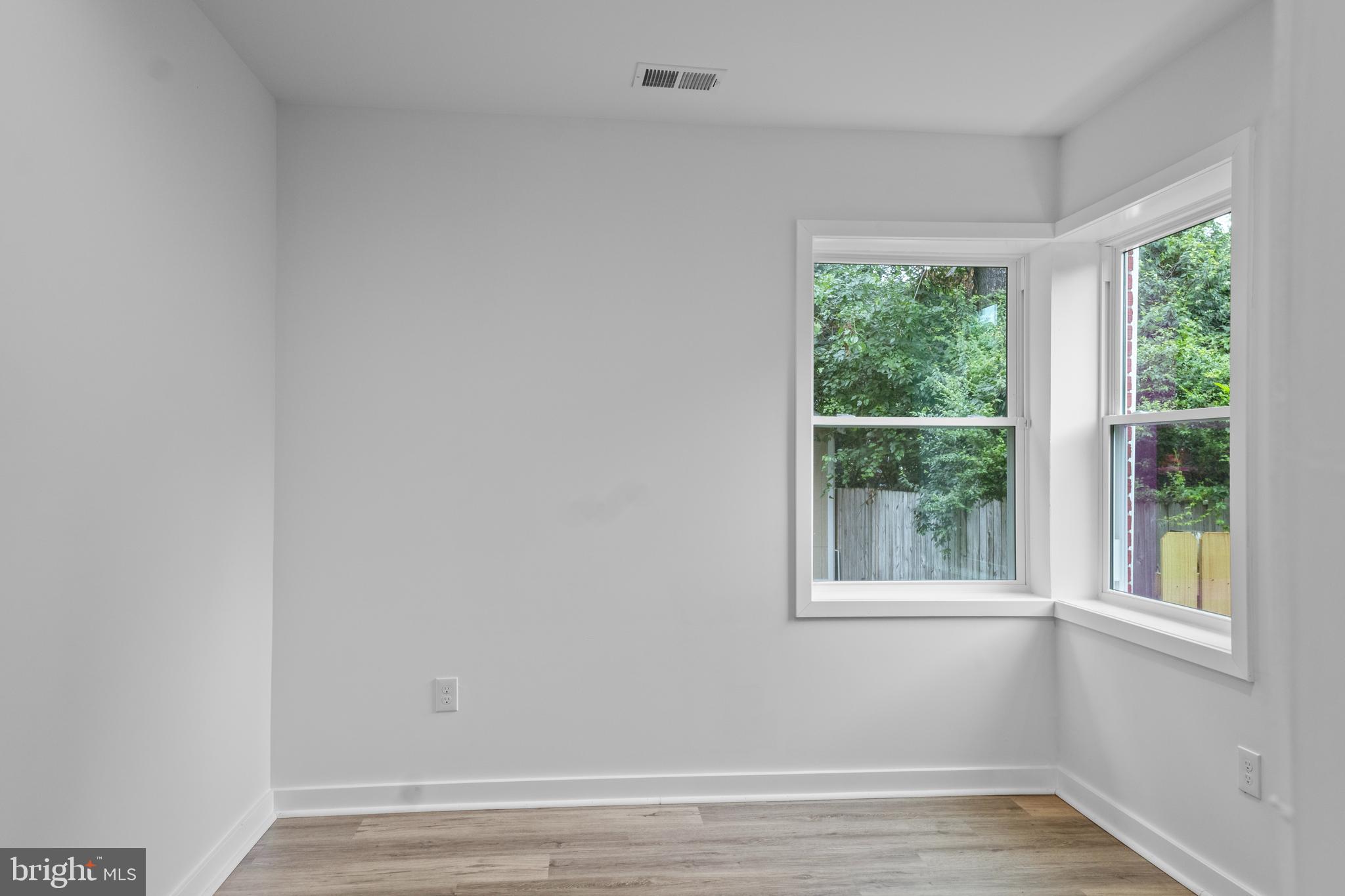 OAK SPRING - Residential