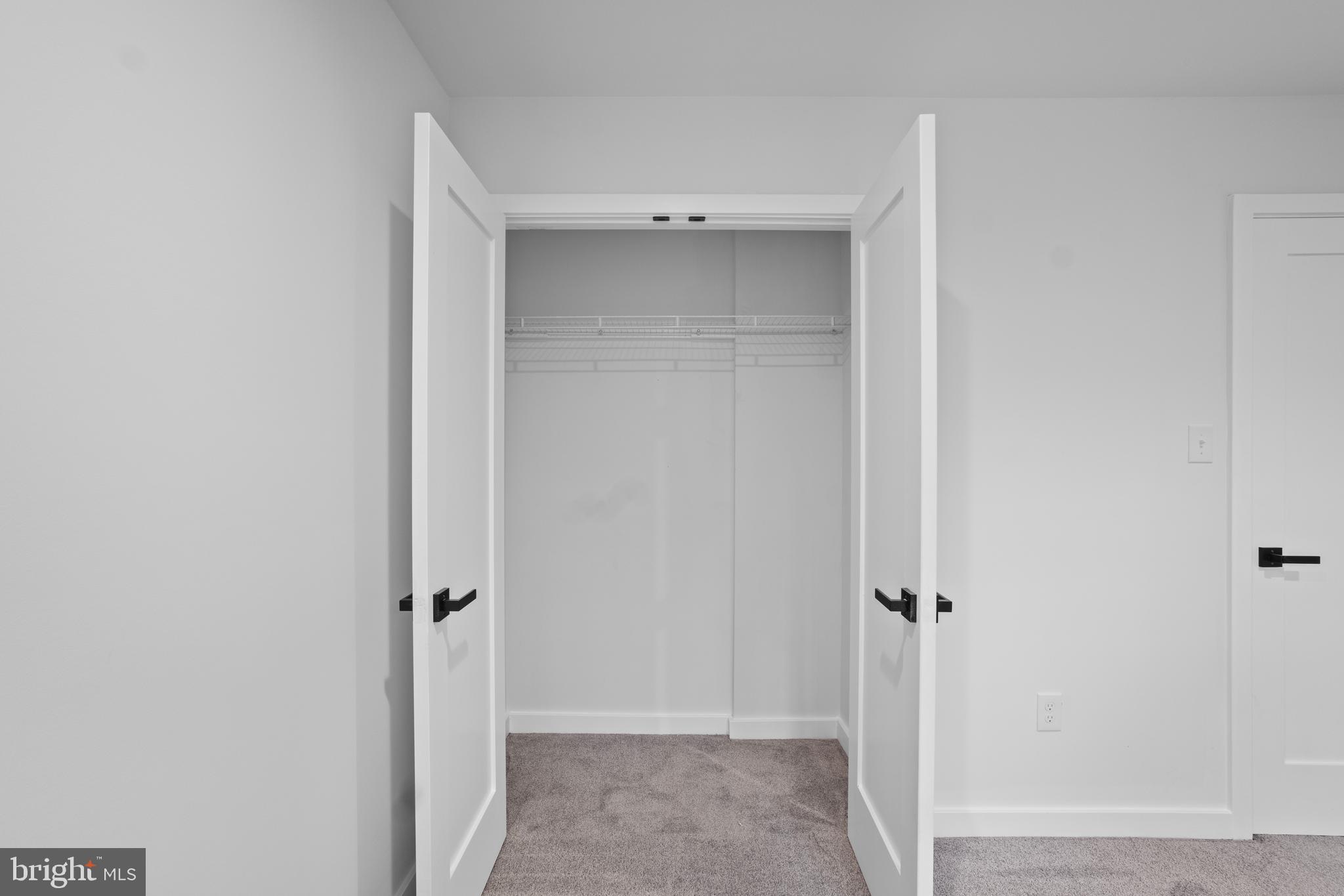 OAK SPRING - Residential