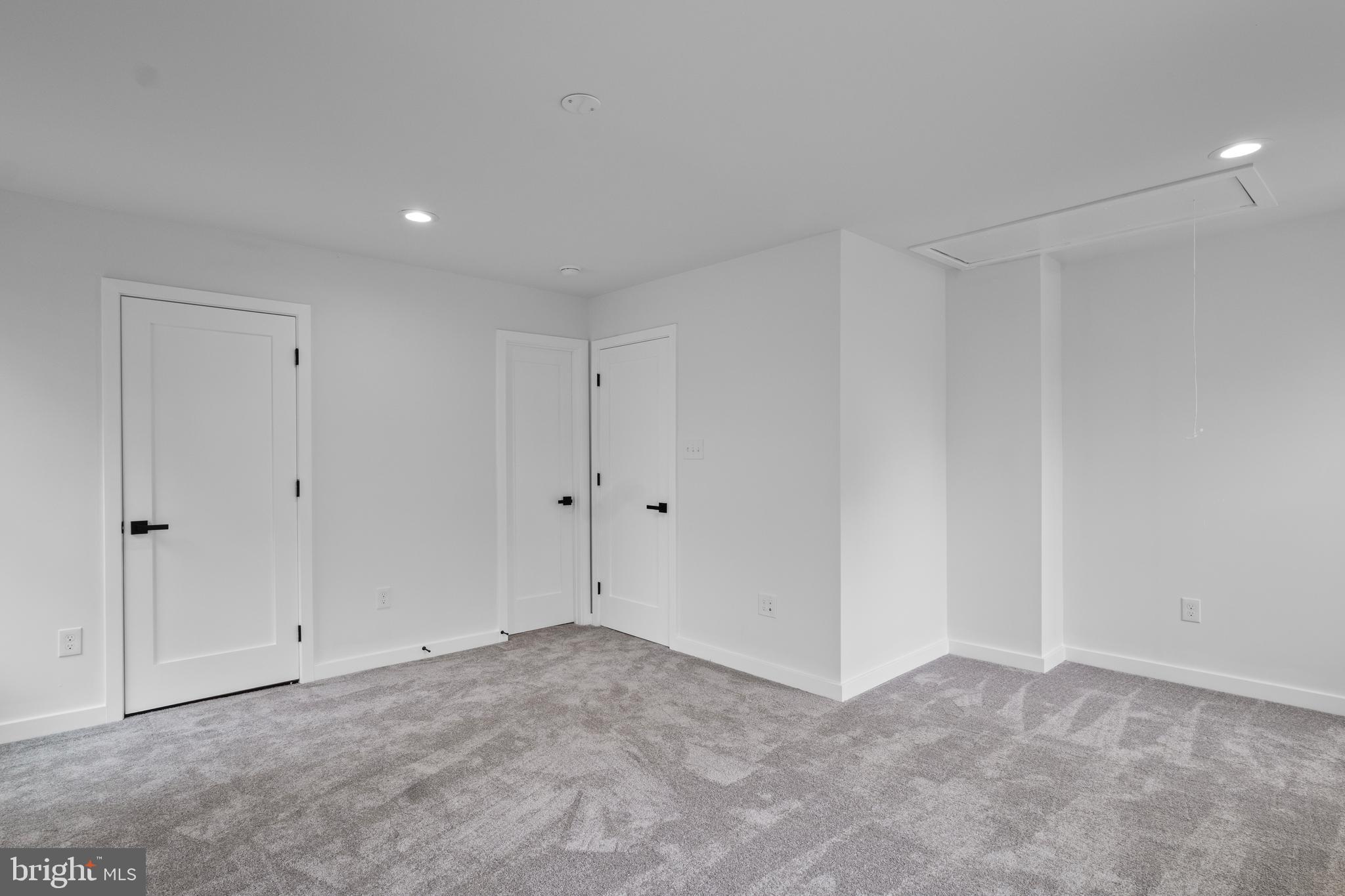 OAK SPRING - Residential